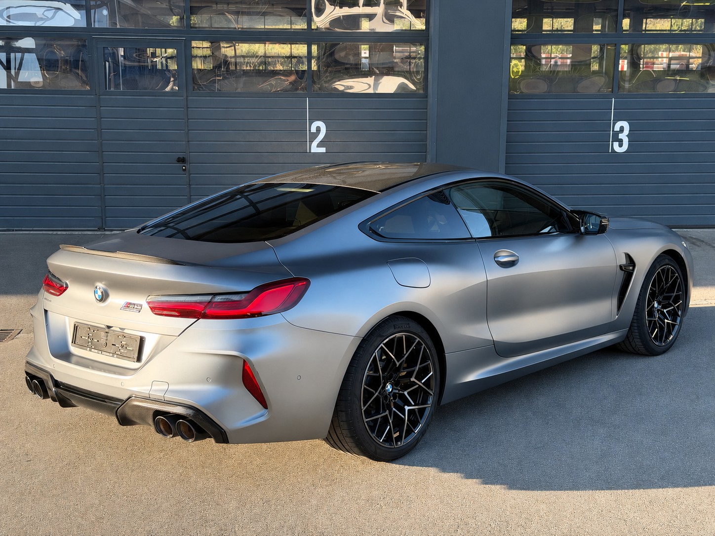 BMW M8 xDrive Steptronic M Competition Coupé | Carbon Paket | Bowers & Wilkins | 360° | ACC | Driving Assistant-image-3