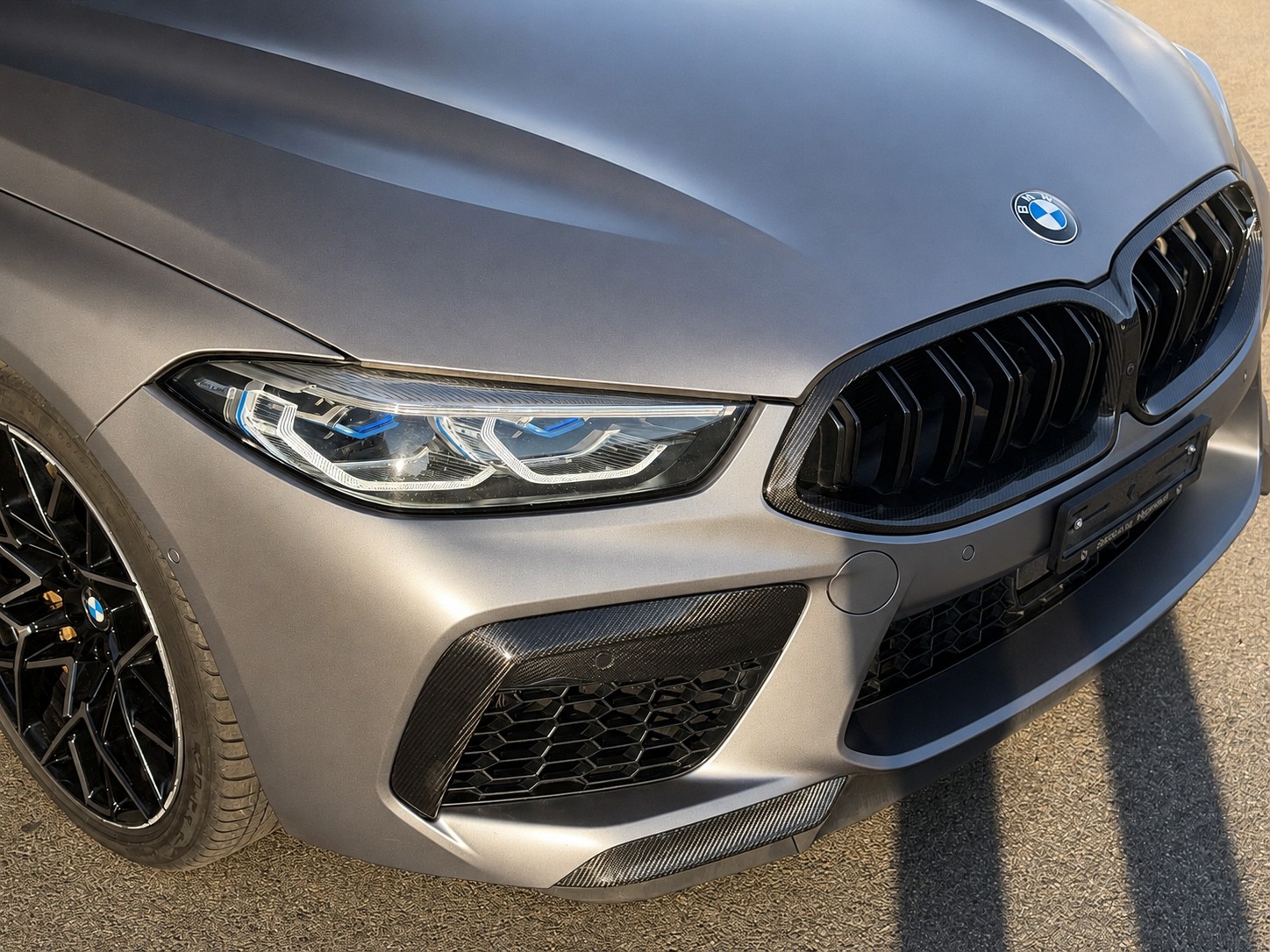 BMW M8 xDrive Steptronic M Competition Coupé | Carbon Paket | Bowers & Wilkins | 360° | ACC | Driving Assistant-image-6