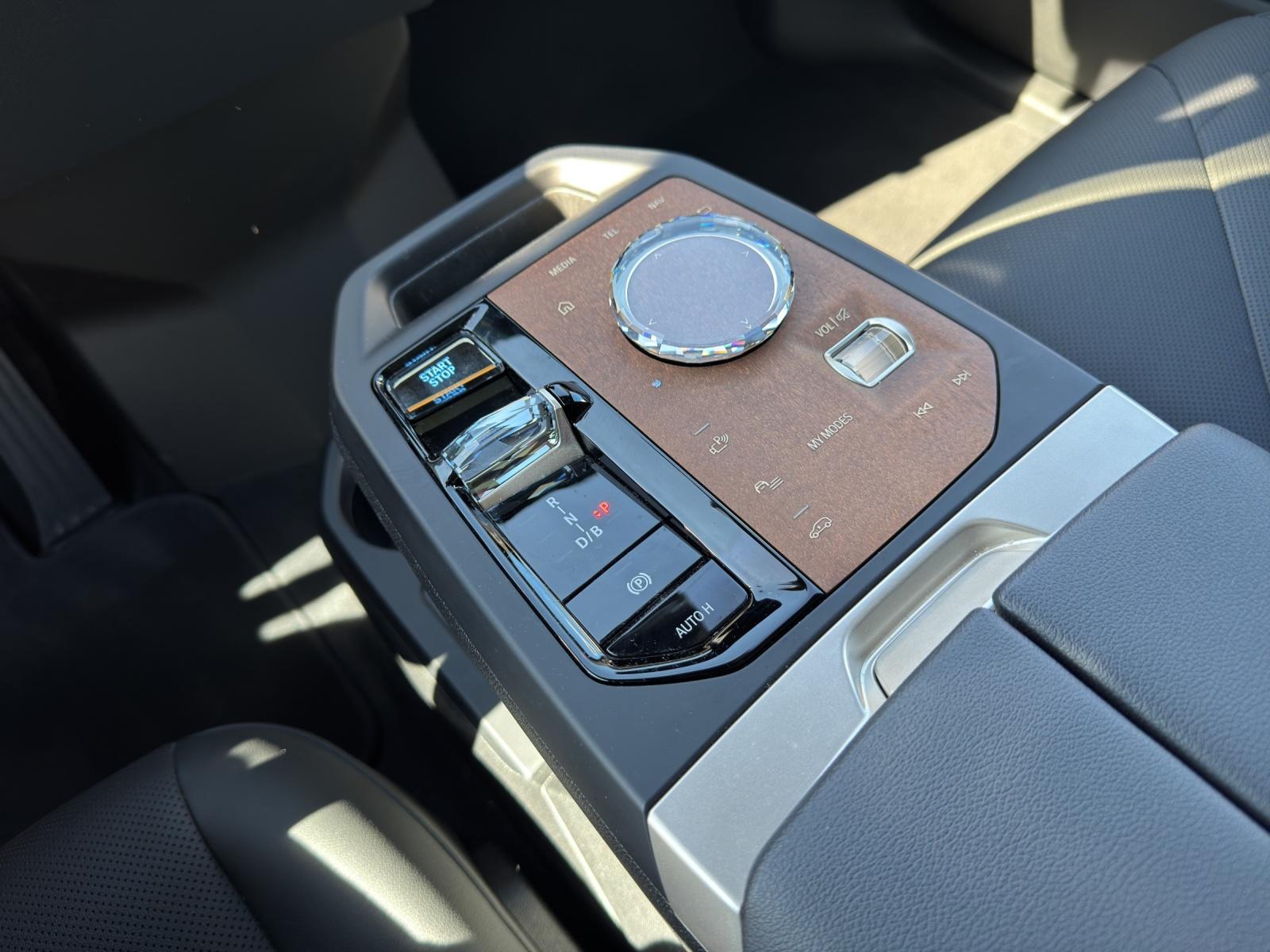 BMW iX M60-image-16