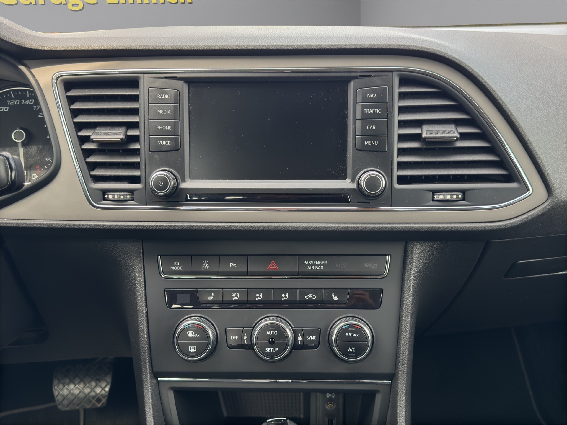 SEAT Leon ST 2.0 TDI X-Perience 4Drive DSG-image-13