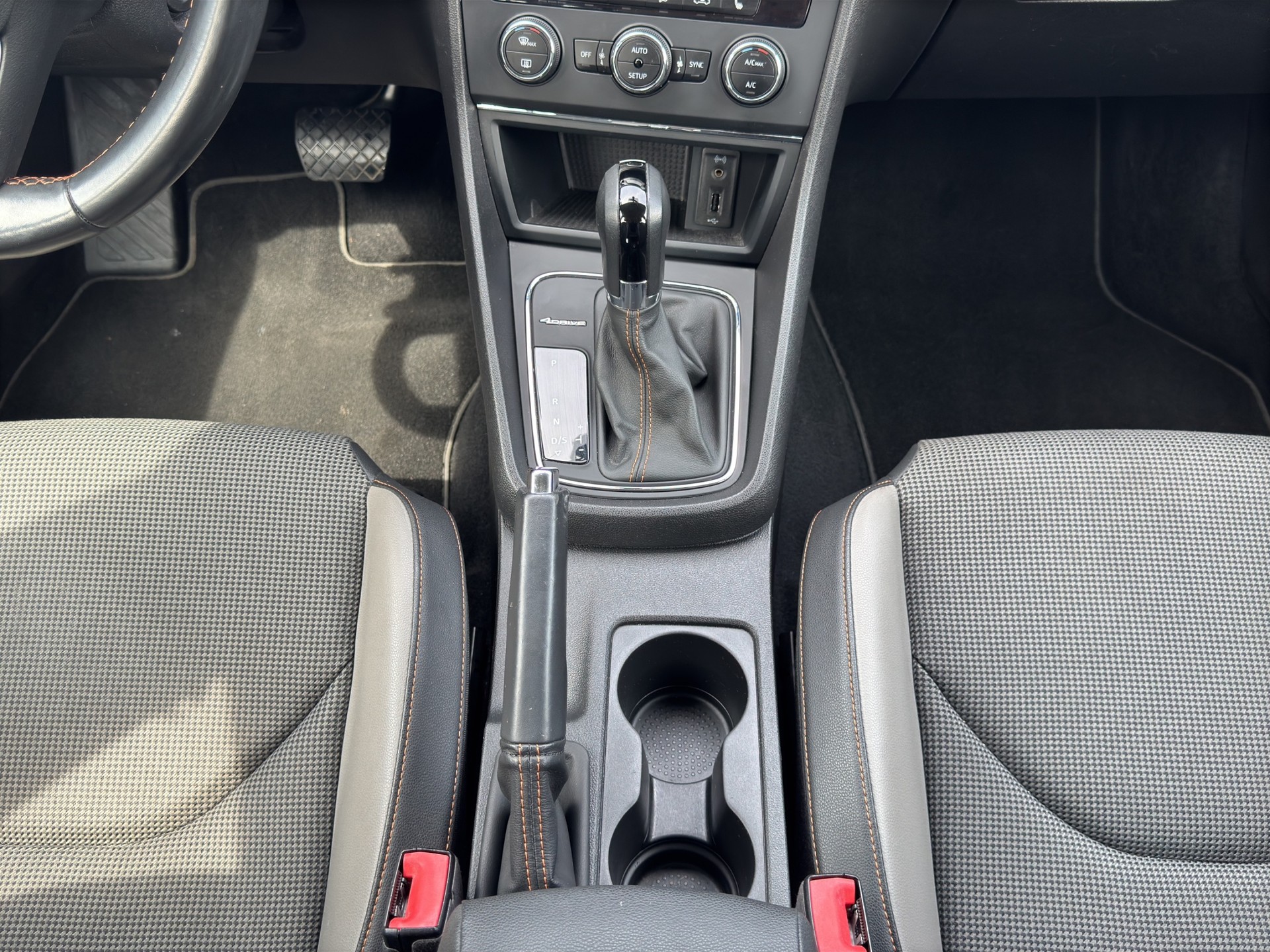SEAT Leon ST 2.0 TDI X-Perience 4Drive DSG-image-14