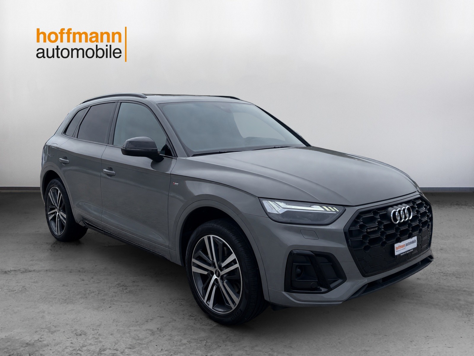 AUDI Q5 40 TDI Black Edition quattro S-tronic-showroom-element-2