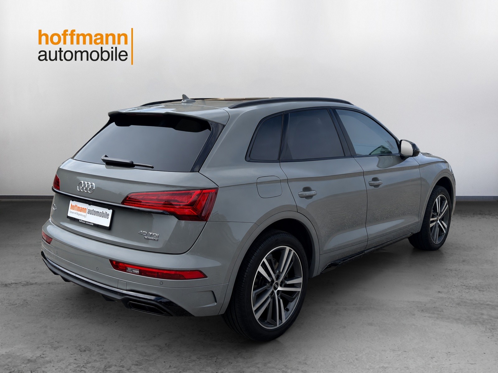 AUDI Q5 40 TDI Black Edition quattro S-tronic-showroom-element-3