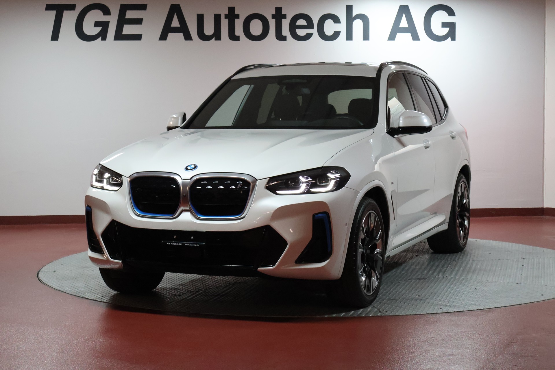 BMW iX3 Impressive-image-0