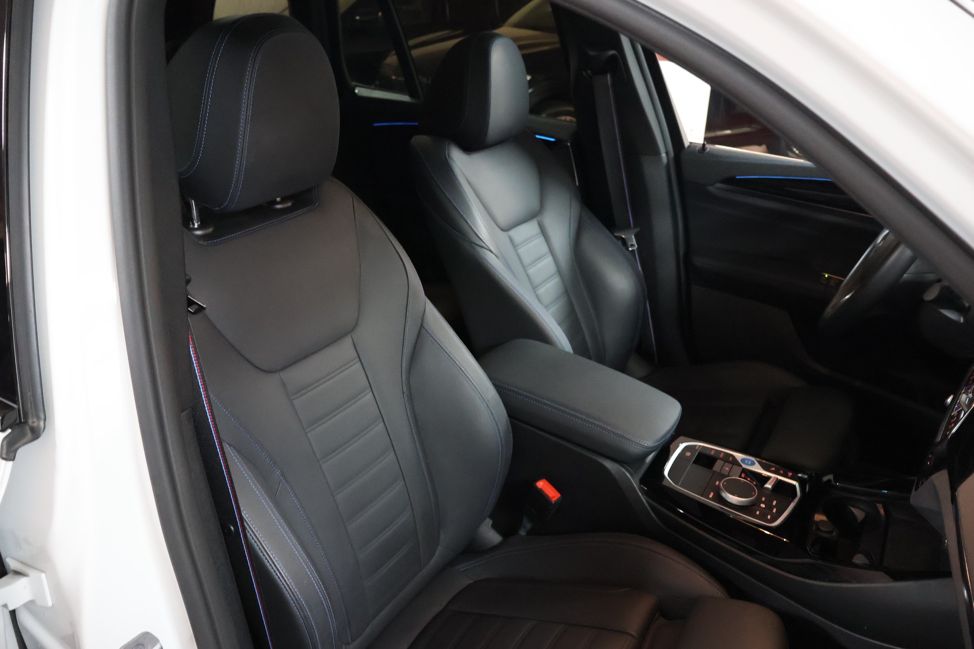 BMW iX3 Impressive-image-16