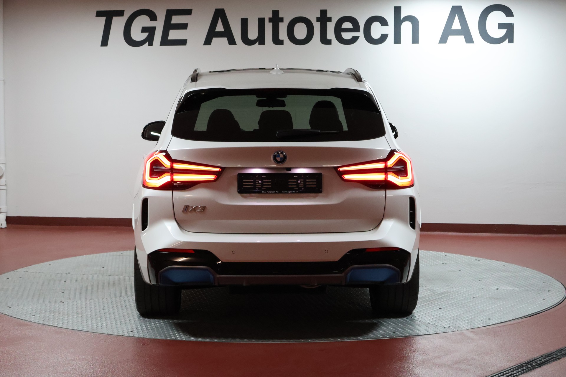 BMW iX3 Impressive-image-23