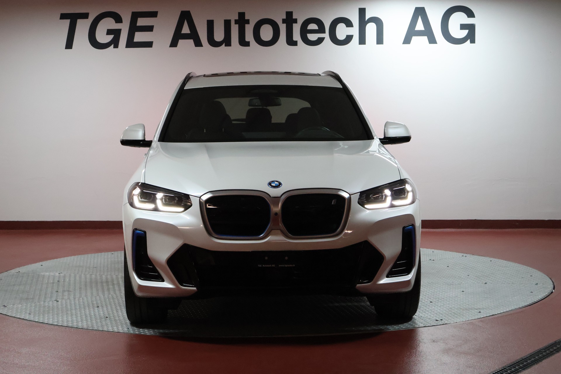 BMW iX3 Impressive-image-2