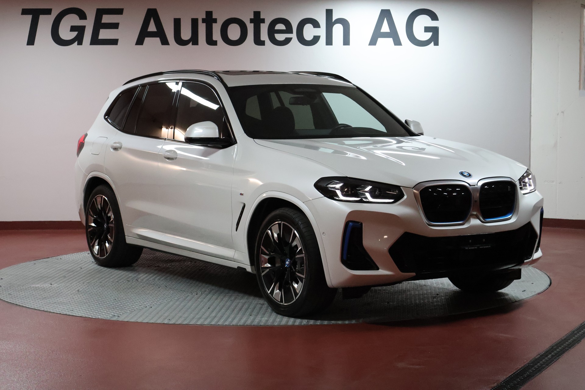 BMW iX3 Impressive-image-1