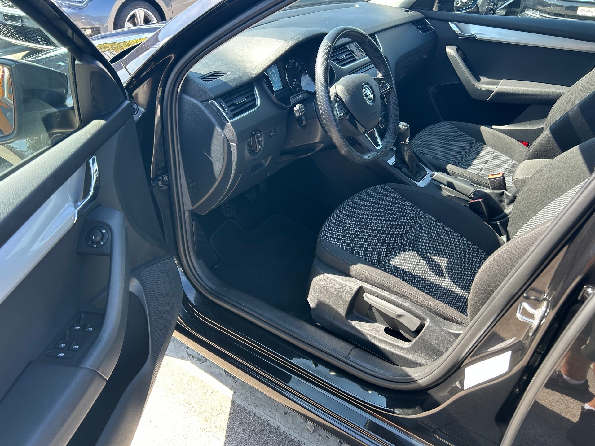 SKODA Octavia Combi 1.6 TDI GreenLine-image-10