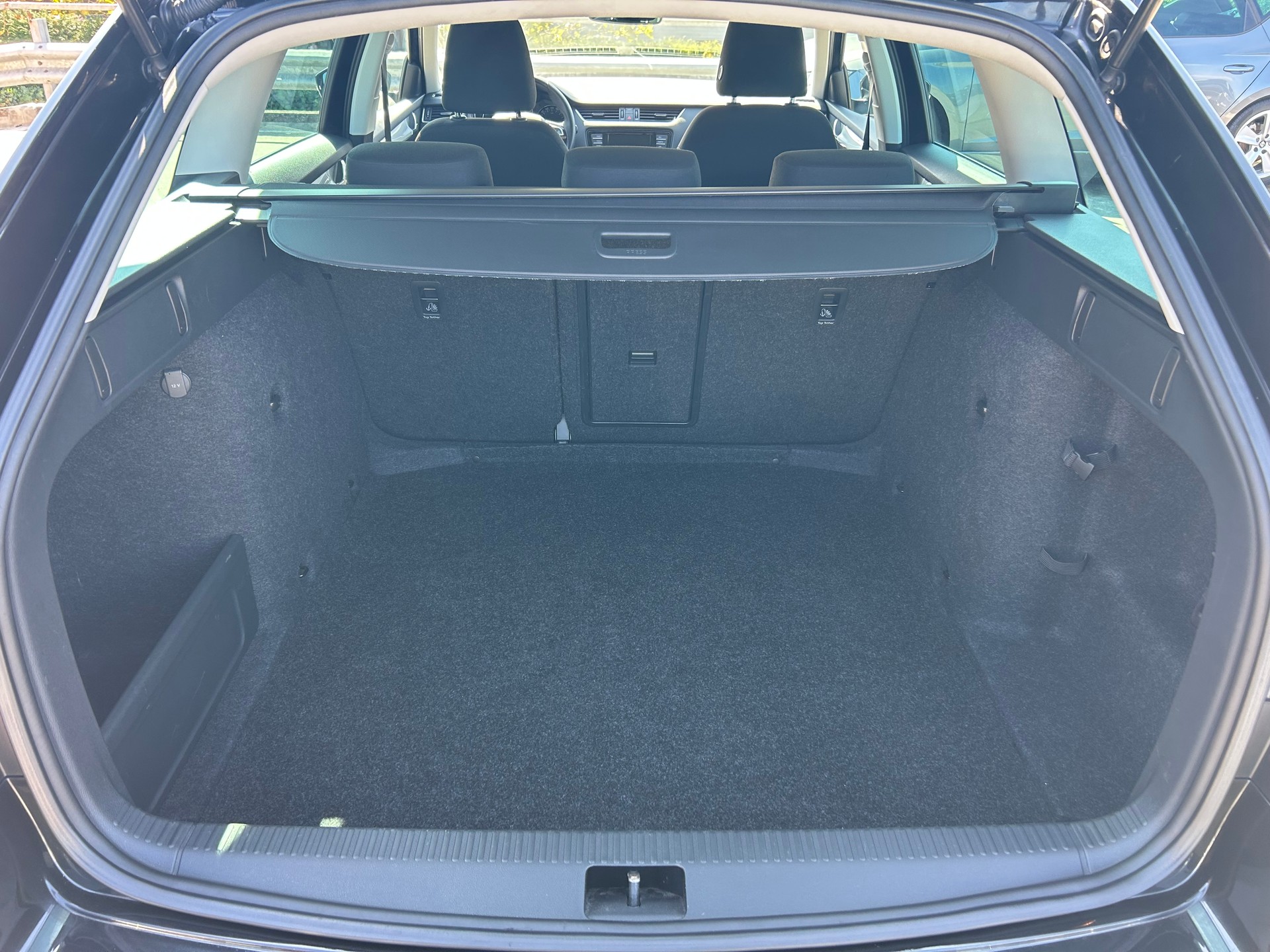 SKODA Octavia Combi 1.6 TDI GreenLine-image-9