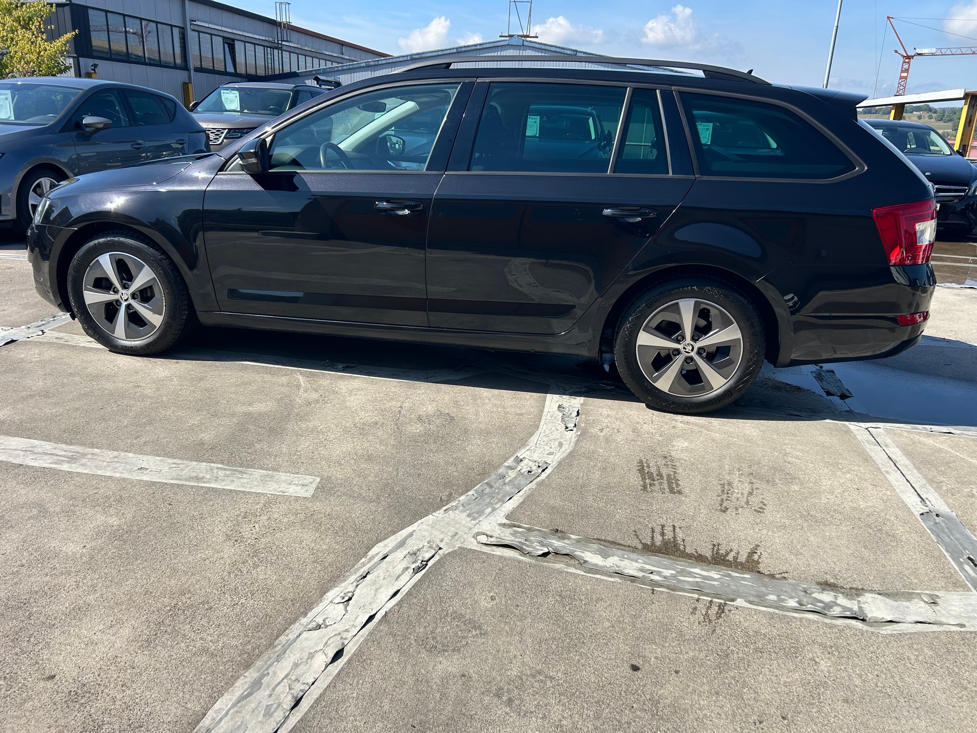 SKODA Octavia Combi 1.6 TDI GreenLine-image-1