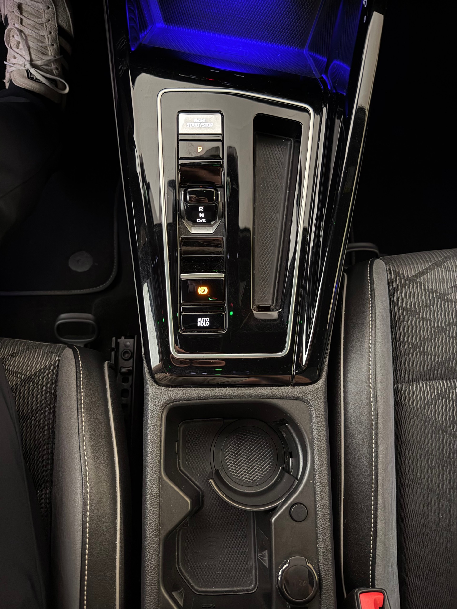 VW 2.0 TSI R-Line DSG 4motion-image-5