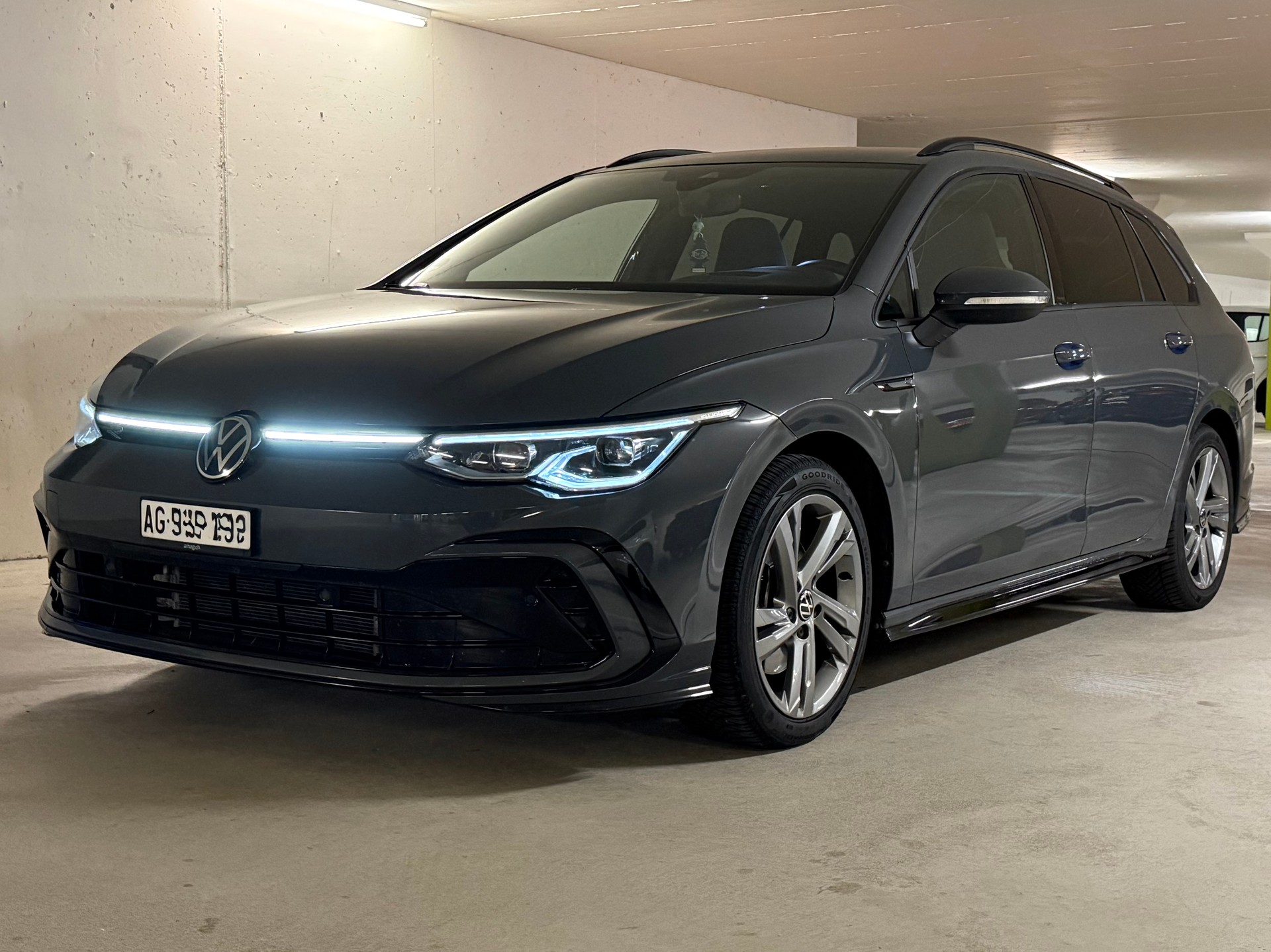VW 2.0 TSI R-Line DSG 4motion-image-0