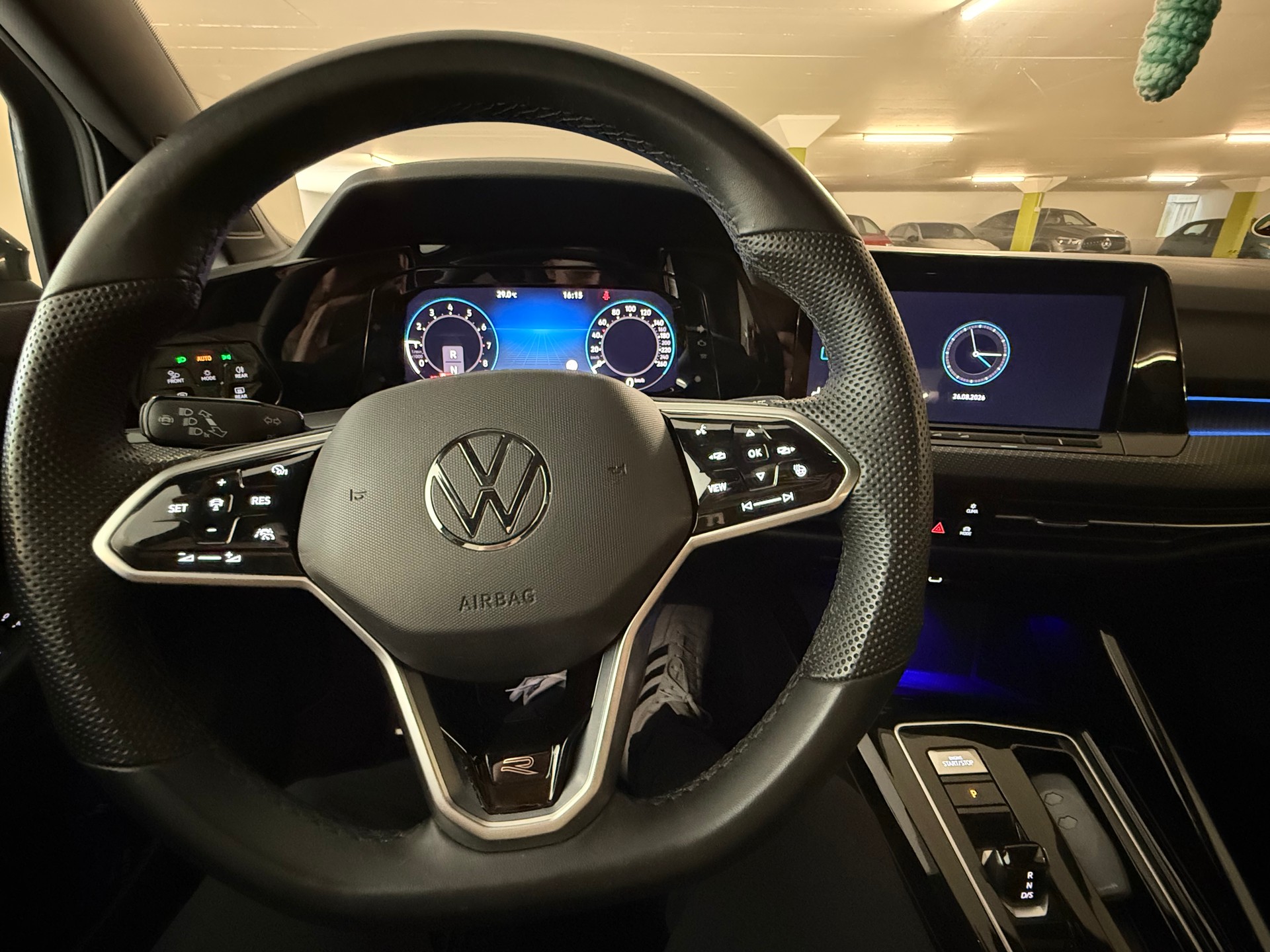 VW 2.0 TSI R-Line DSG 4motion-image-3
