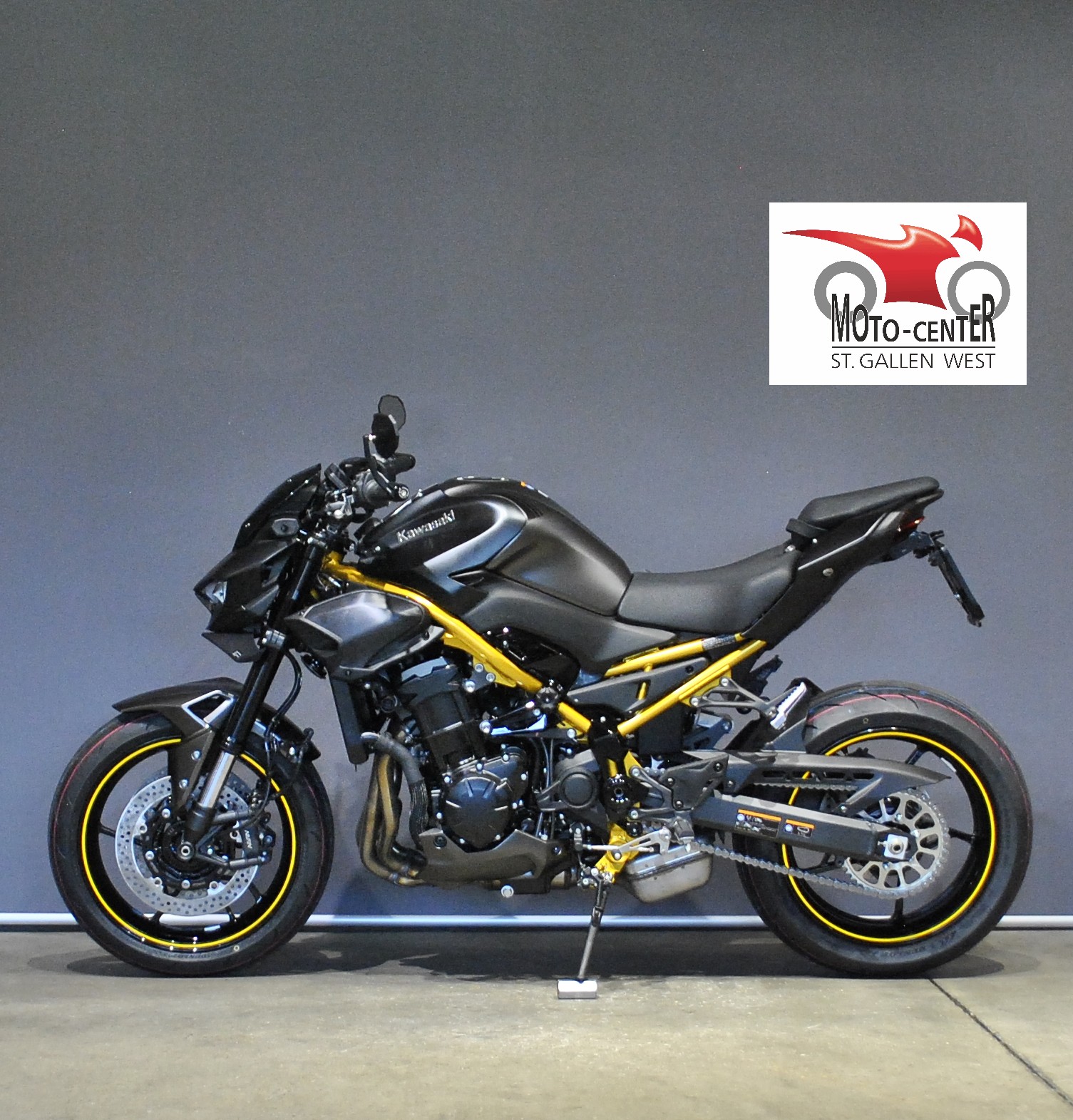 KAWASAKI Z 900 (35kW)-showroom-element-3