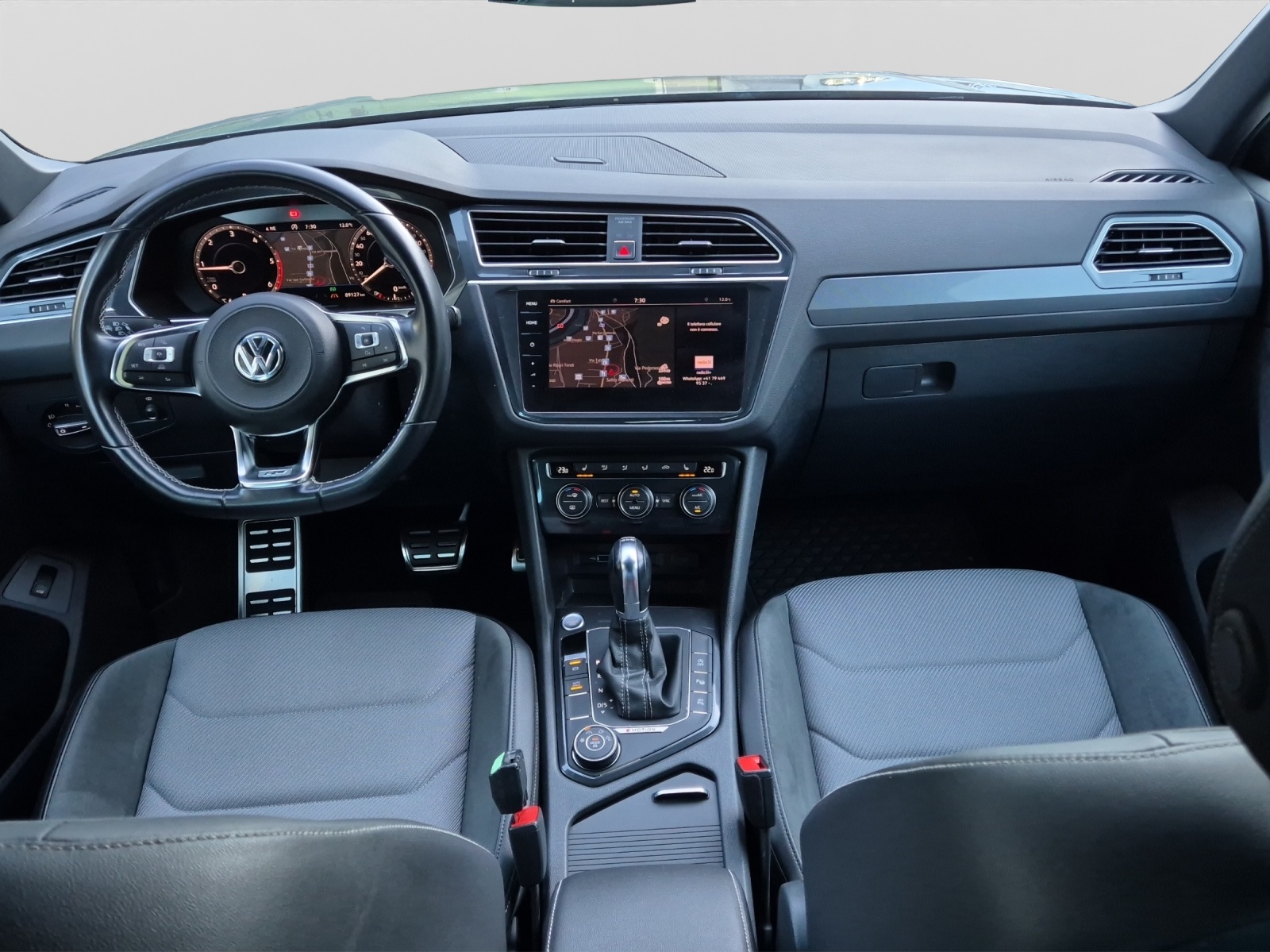 VW Tiguan 2.0 TDI R-LINE 4Motion DSG-image-14