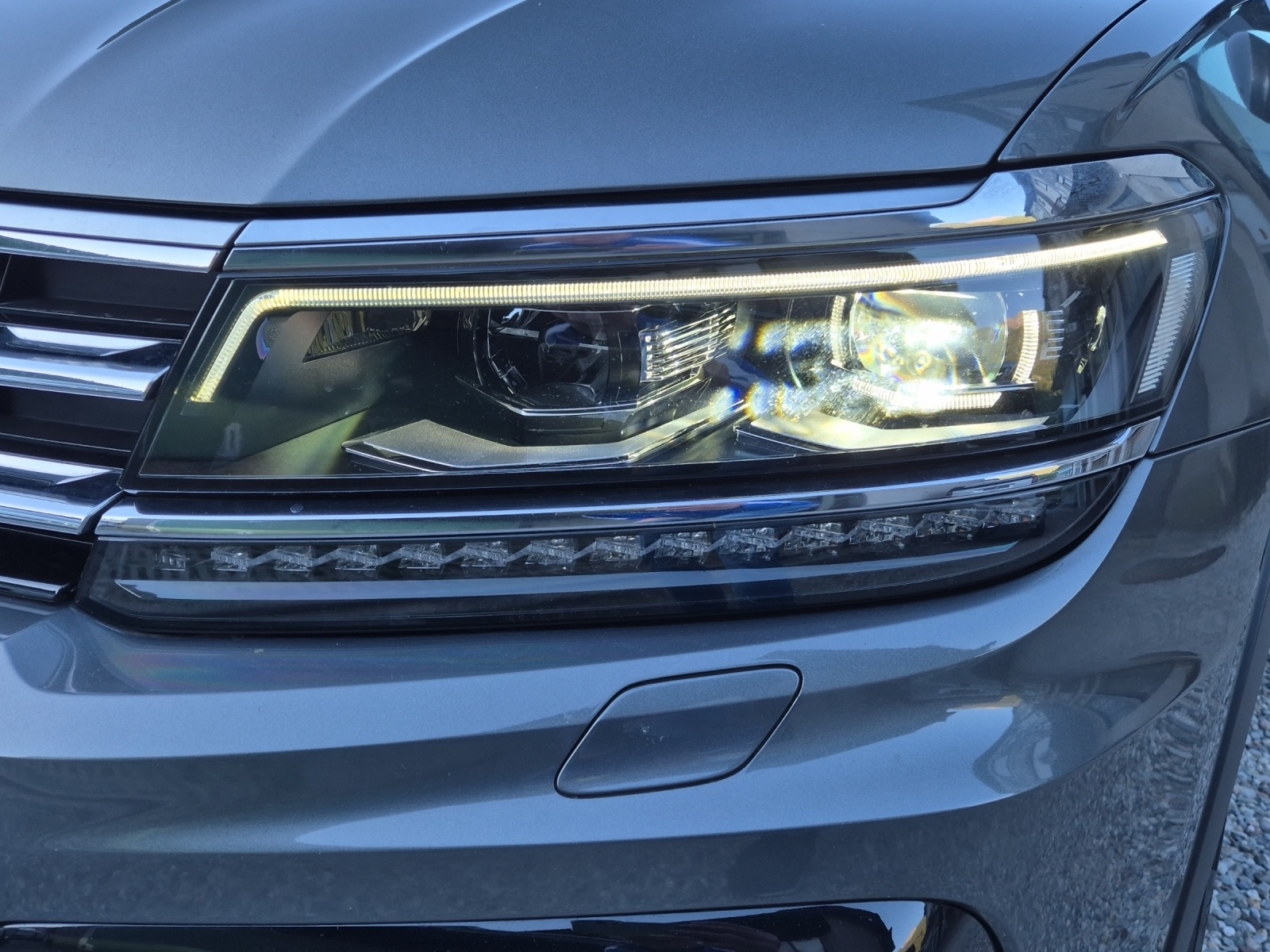 VW Tiguan 2.0 TDI R-LINE 4Motion DSG-image-1