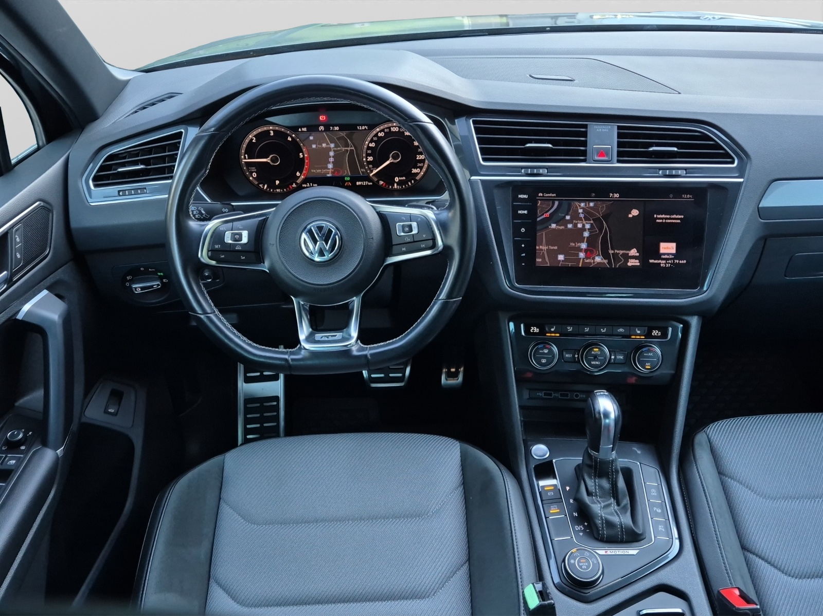 VW Tiguan 2.0 TDI R-LINE 4Motion DSG-image-9