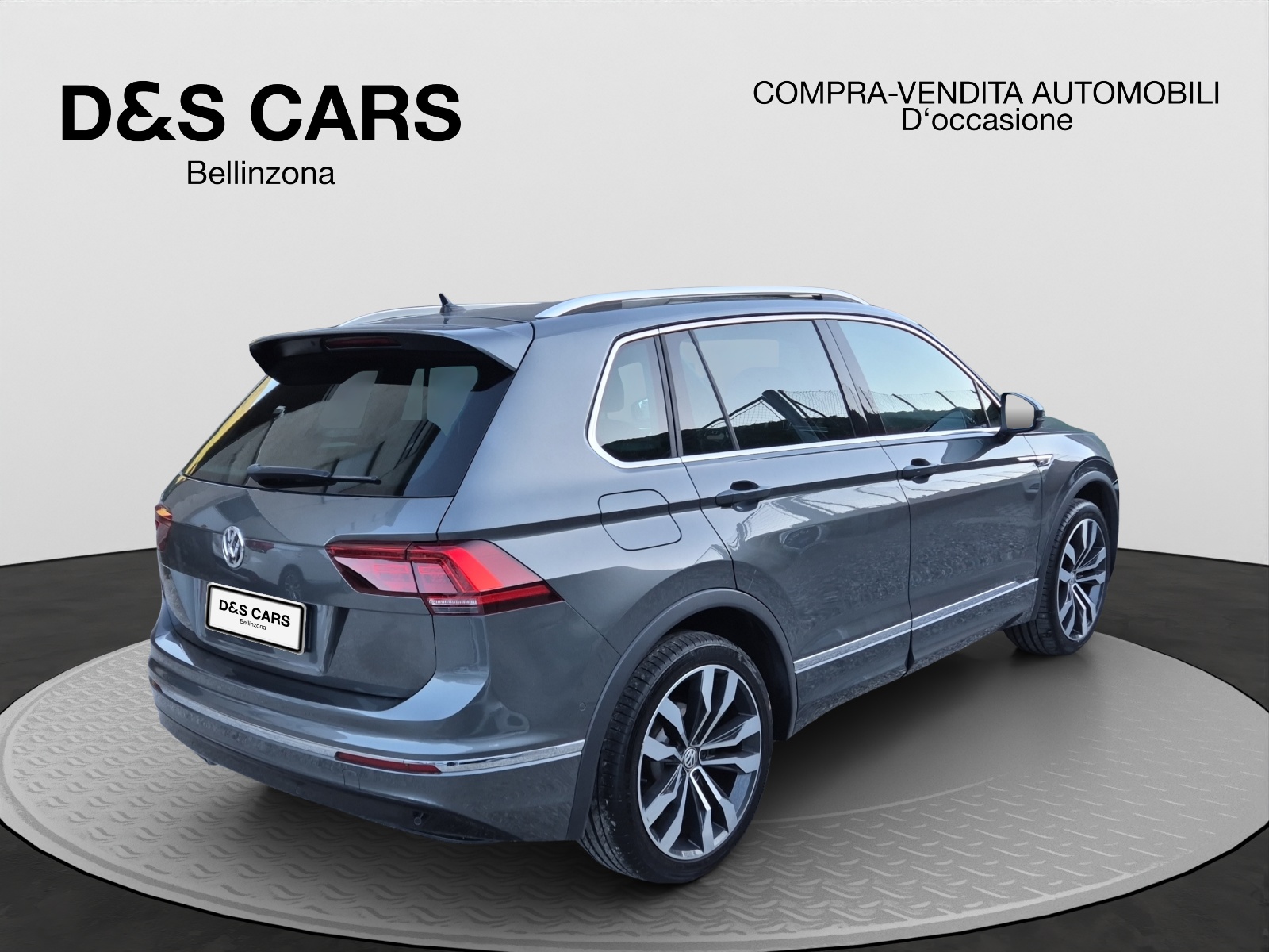 VW Tiguan 2.0 TDI R-LINE 4Motion DSG-image-5