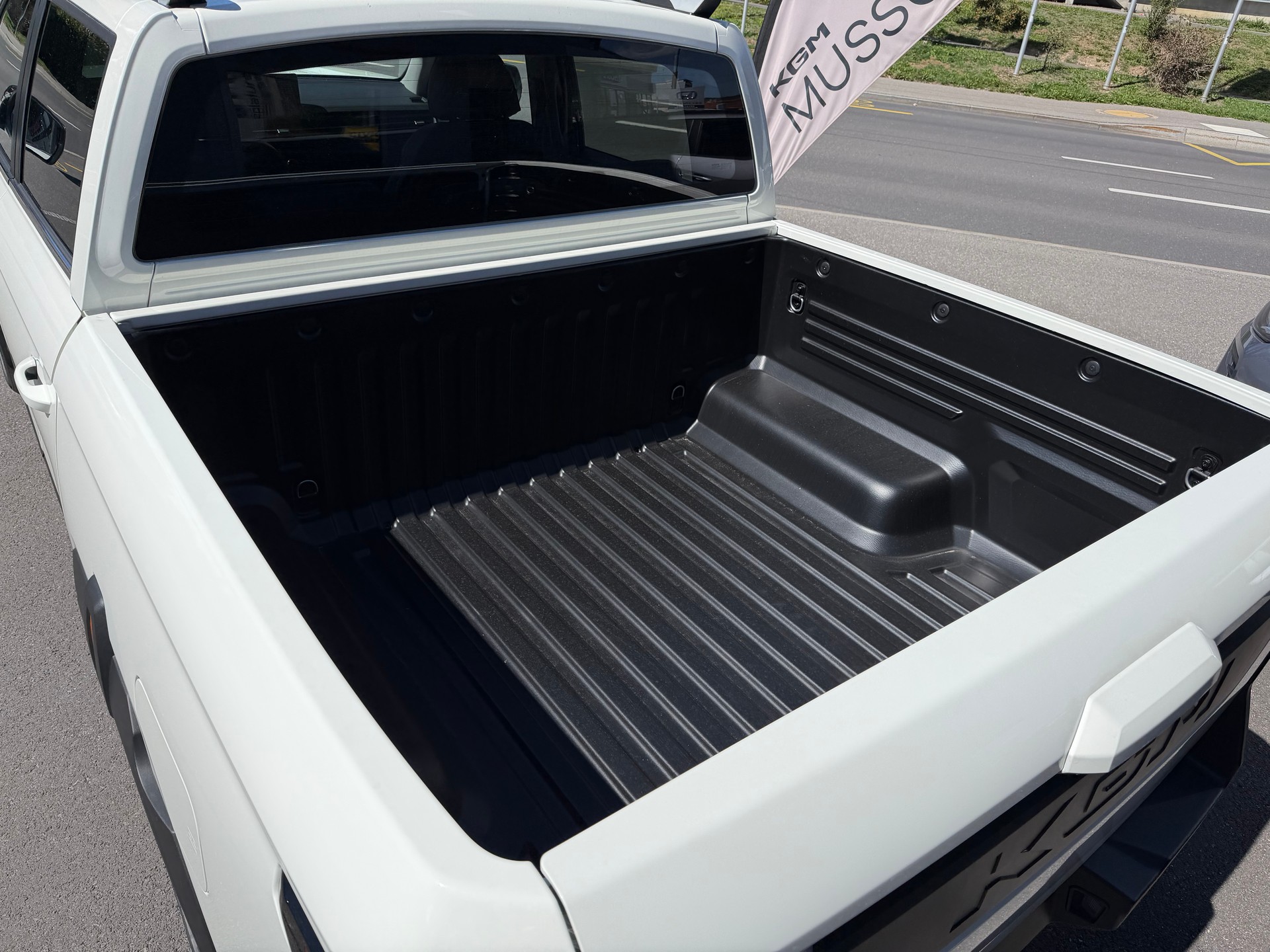 KGM-SsangYong Musso 2.2 Titanium 4WD A-image-14