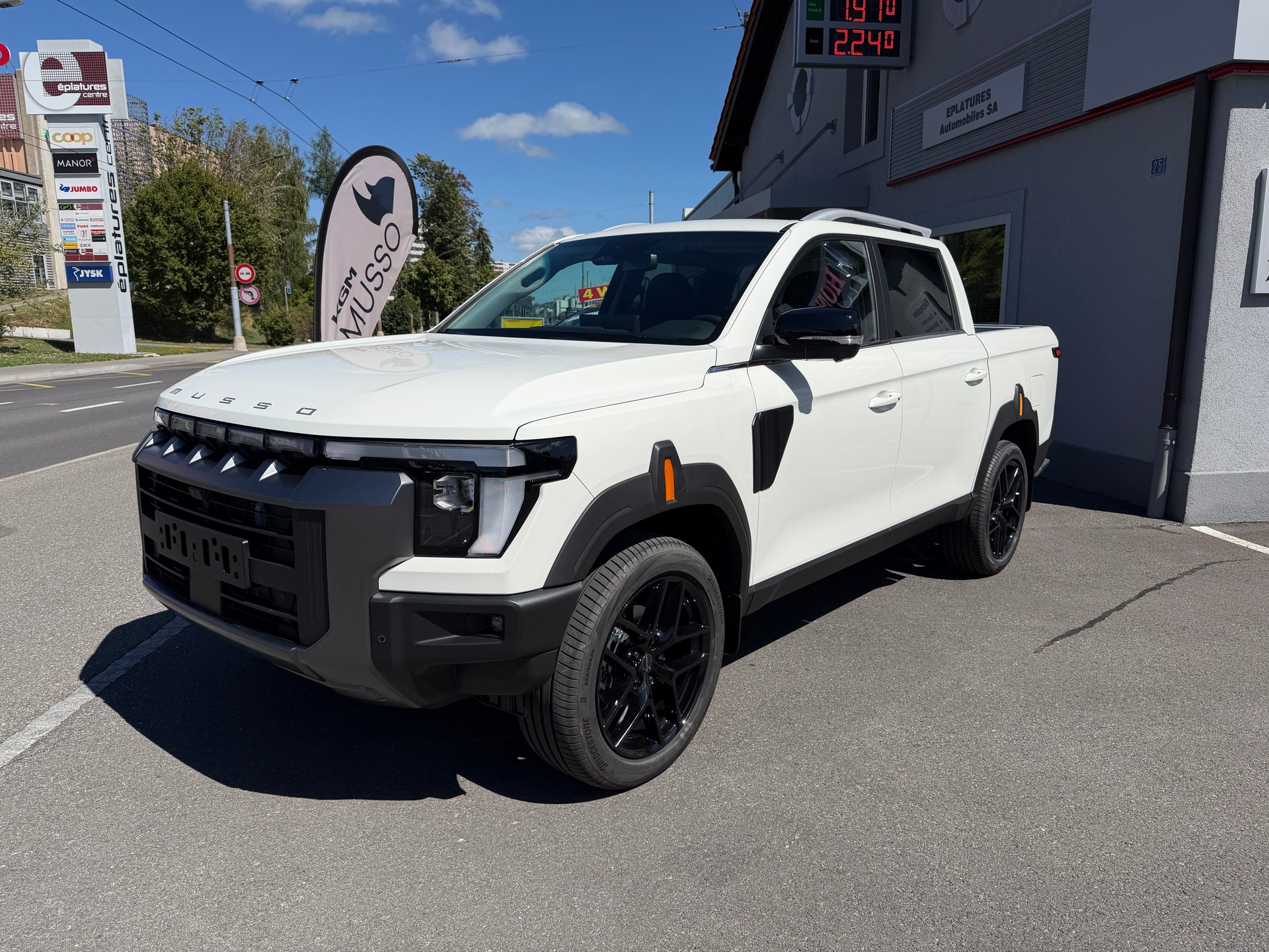 KGM-SsangYong Musso 2.2 Titanium 4WD A-image-3