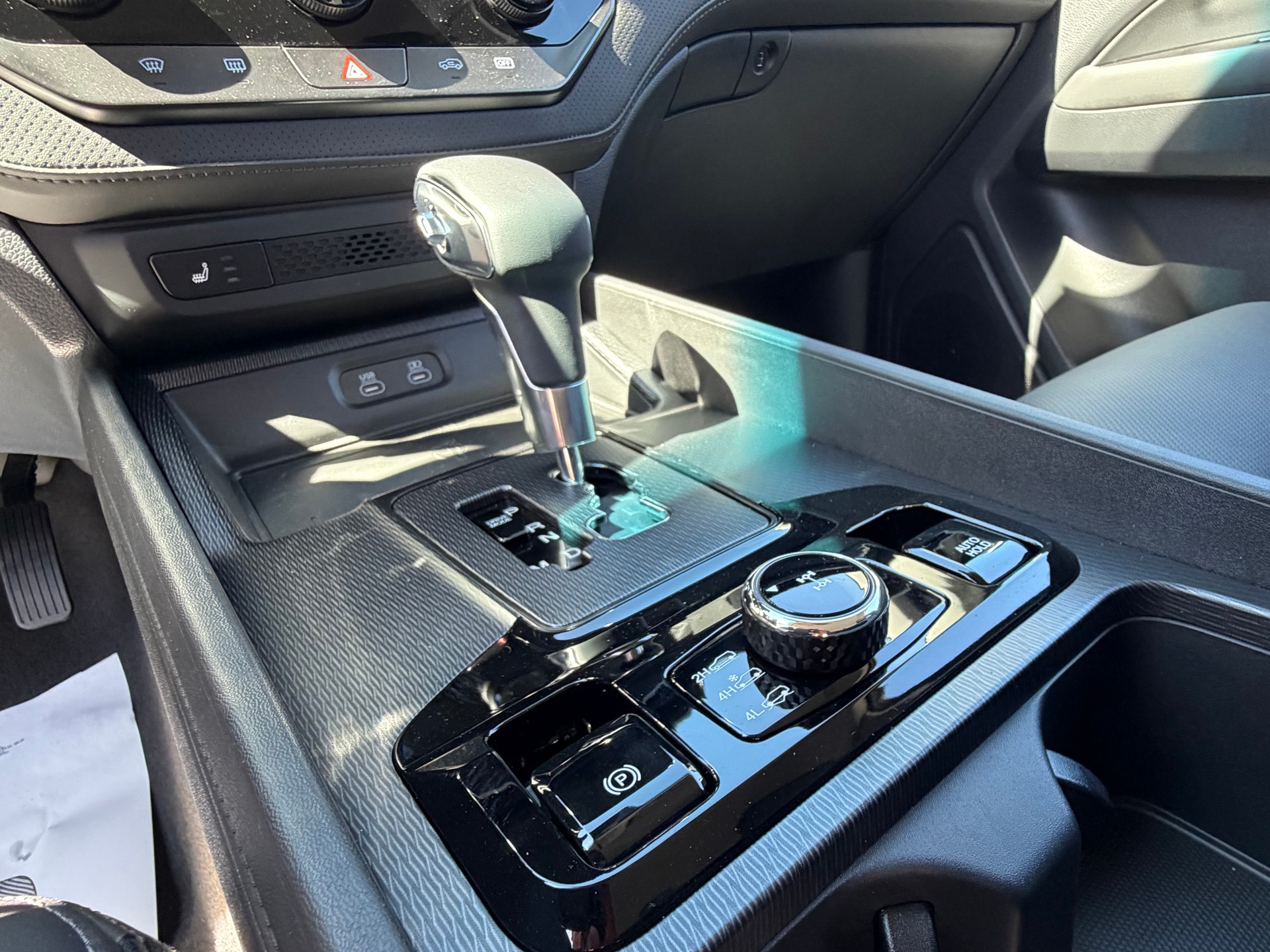 KGM-SsangYong Musso 2.2 Titanium 4WD A-image-12