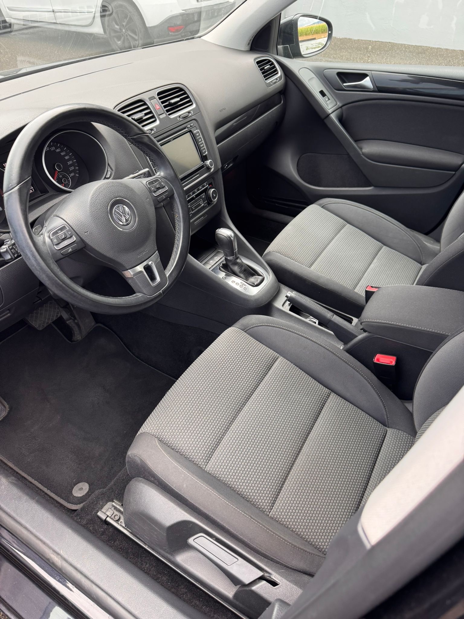 VW Golf 1.4 TSI Team DSG-image-7