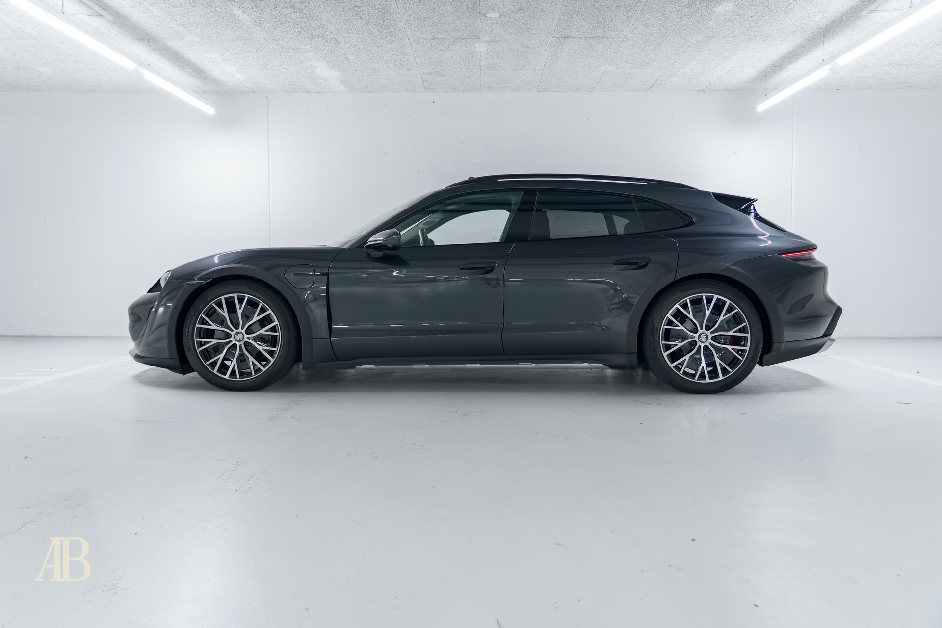 PORSCHE Taycan Cross Turismo 4S aus 1.Hand-image-3