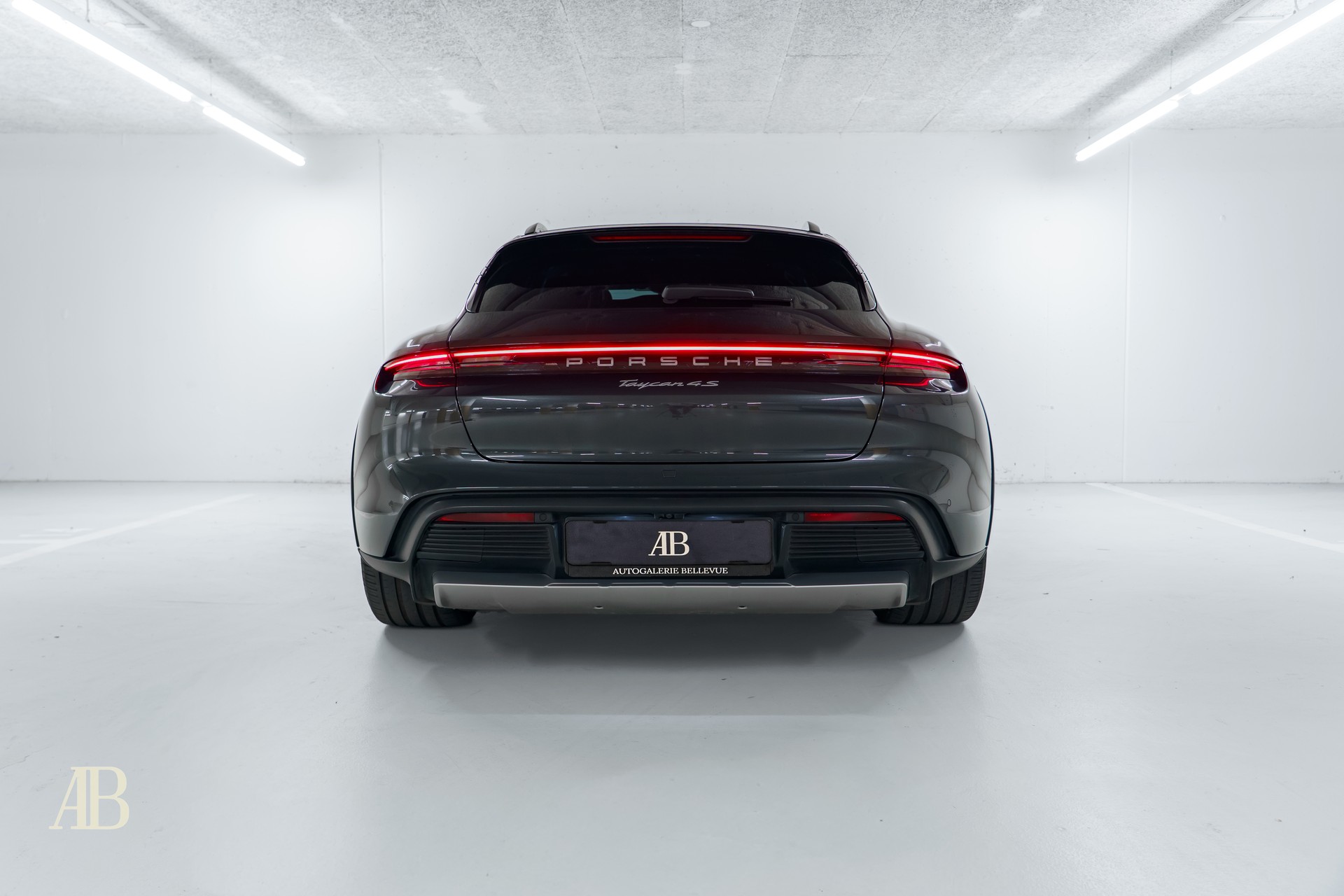 PORSCHE Taycan Cross Turismo 4S aus 1.Hand-image-6