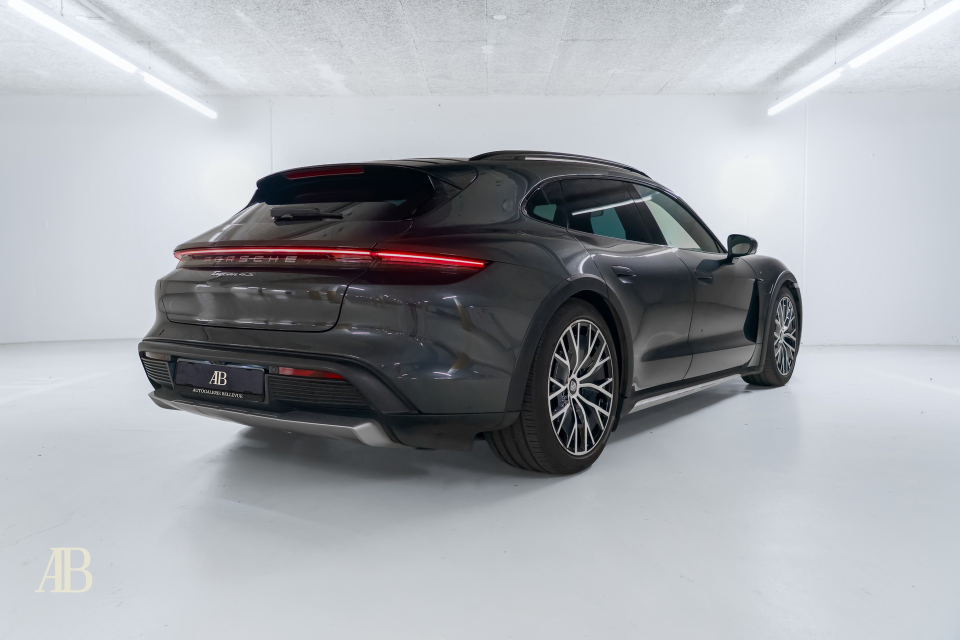 PORSCHE Taycan Cross Turismo 4S aus 1.Hand-image-7