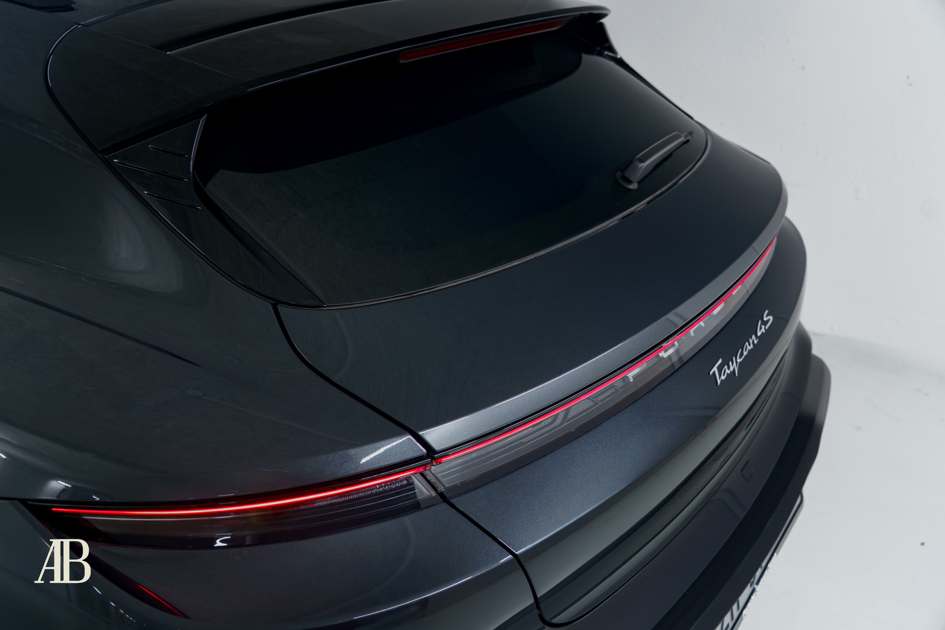 PORSCHE Taycan Cross Turismo 4S aus 1.Hand-image-5
