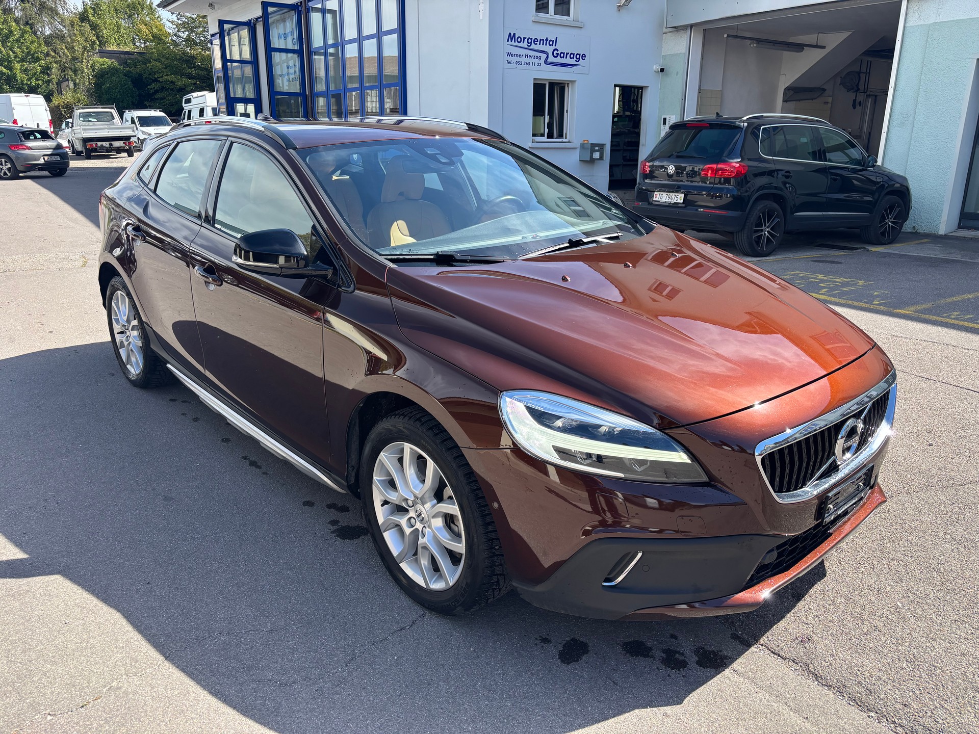 VOLVO V40-image-0