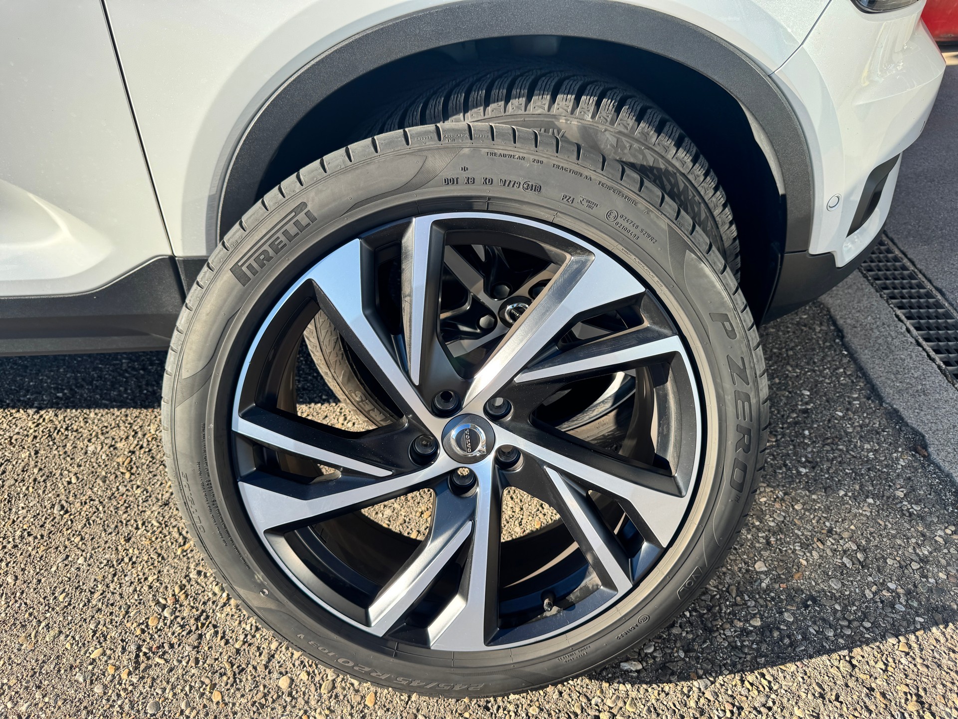 VOLVO XC40 D4 AWD R-Design Geartronic-image-9