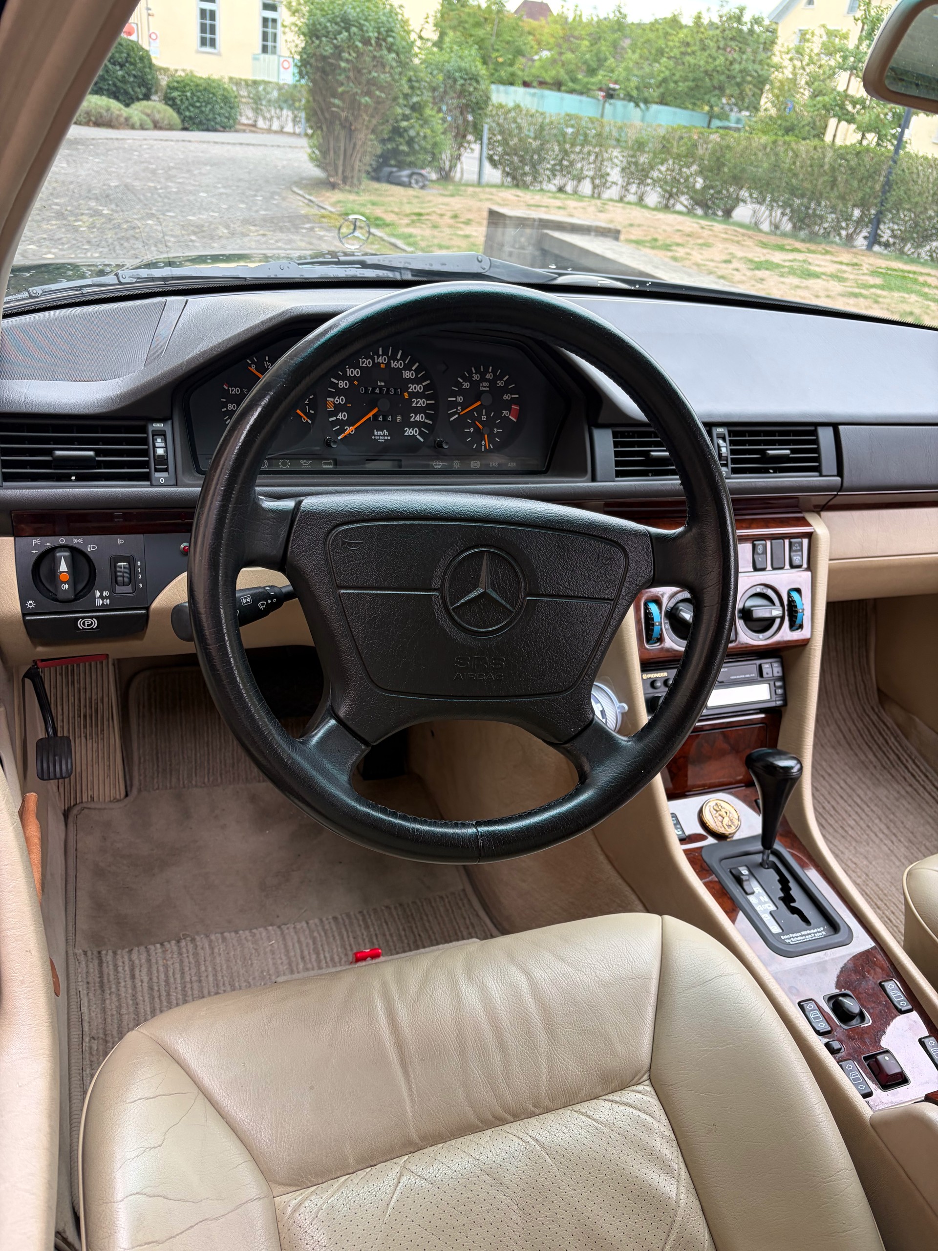 MERCEDES-BENZ-image-8