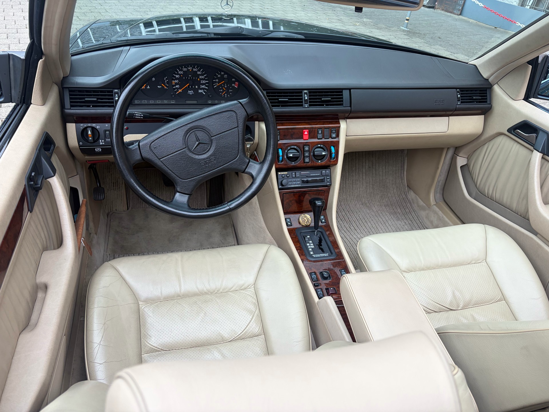MERCEDES-BENZ-image-16