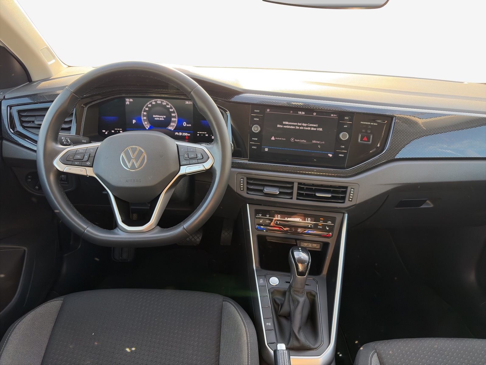 VW Polo 1.0 TSI Life DSG-image-8