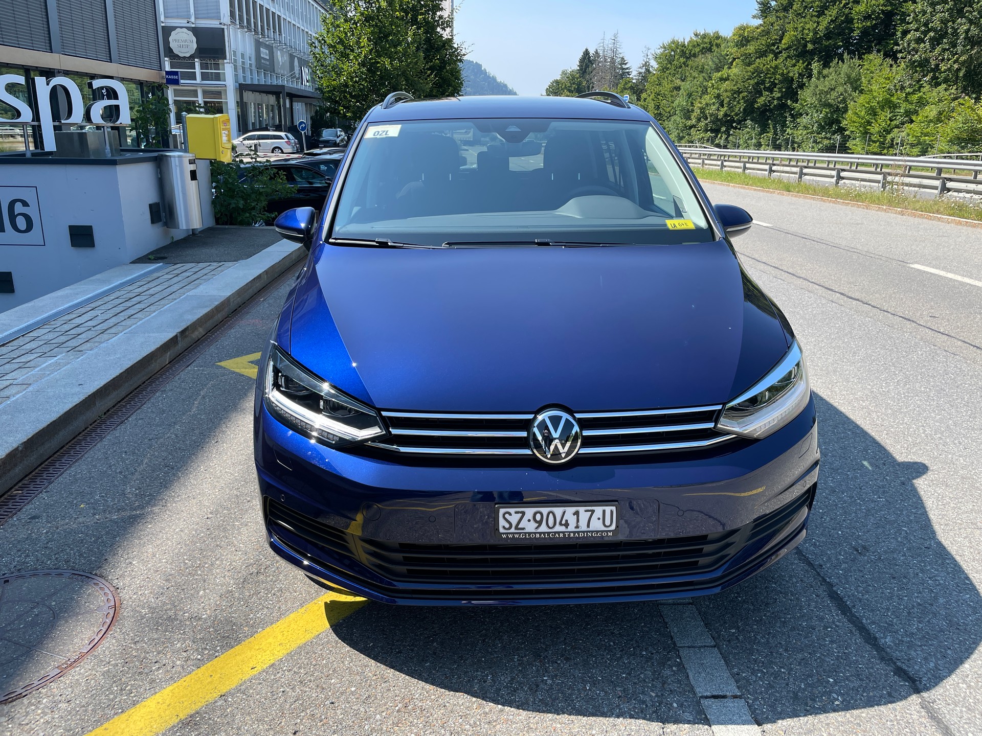 VW Touran 1.5 TSI EVO Comfortline DSG, 7-Sitzer, AHK und Standheizung-image-1