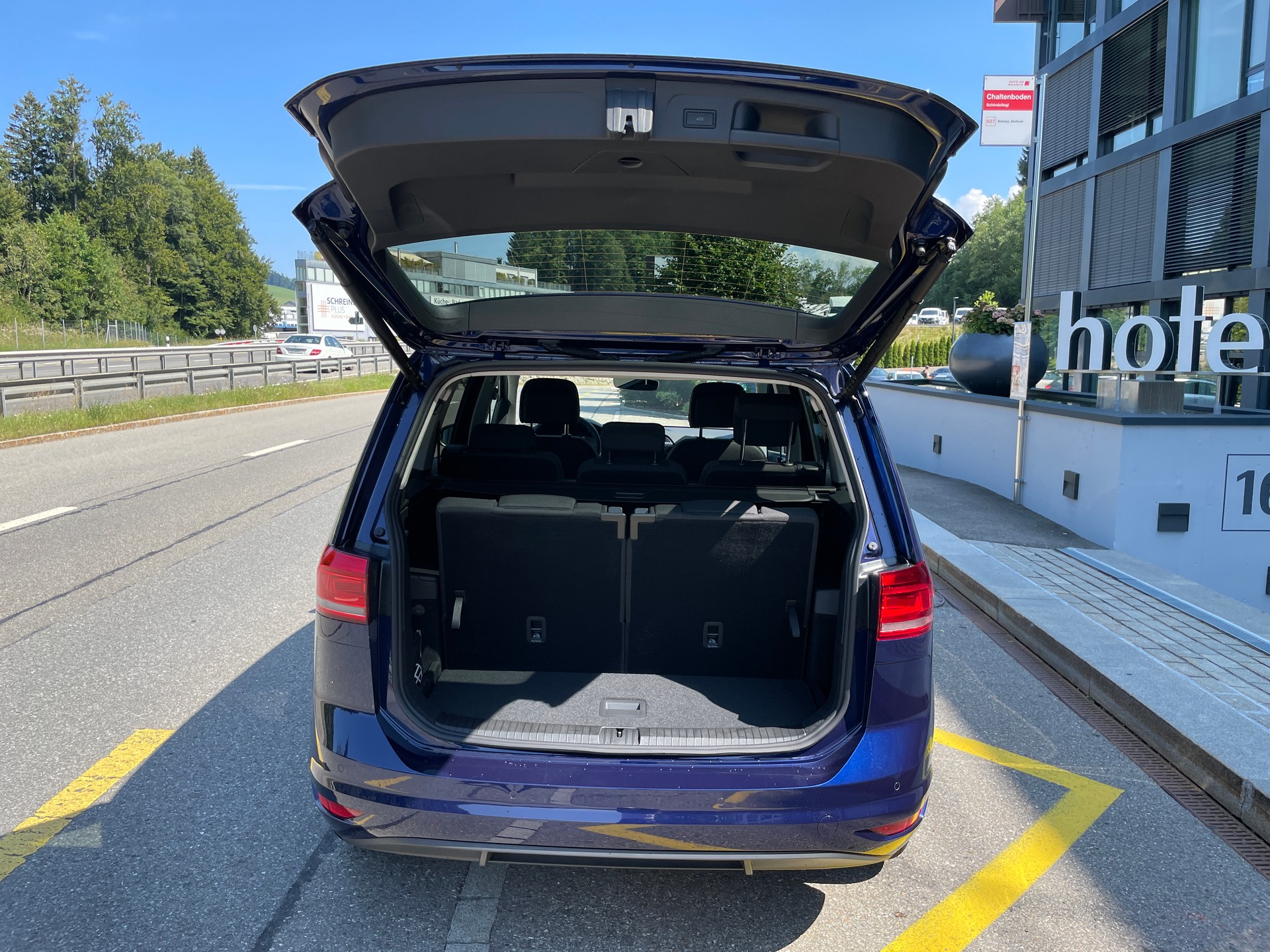 VW Touran 1.5 TSI EVO Comfortline DSG, 7-Sitzer, AHK und Standheizung-image-6