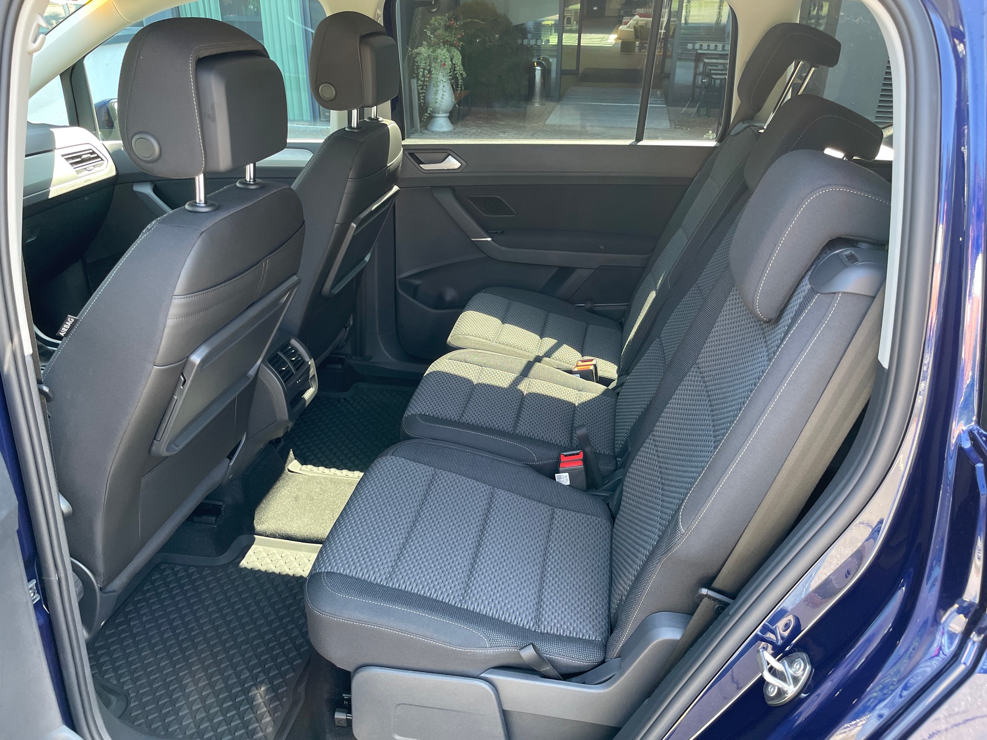 VW Touran 1.5 TSI EVO Comfortline DSG, 7-Sitzer, AHK und Standheizung-image-18