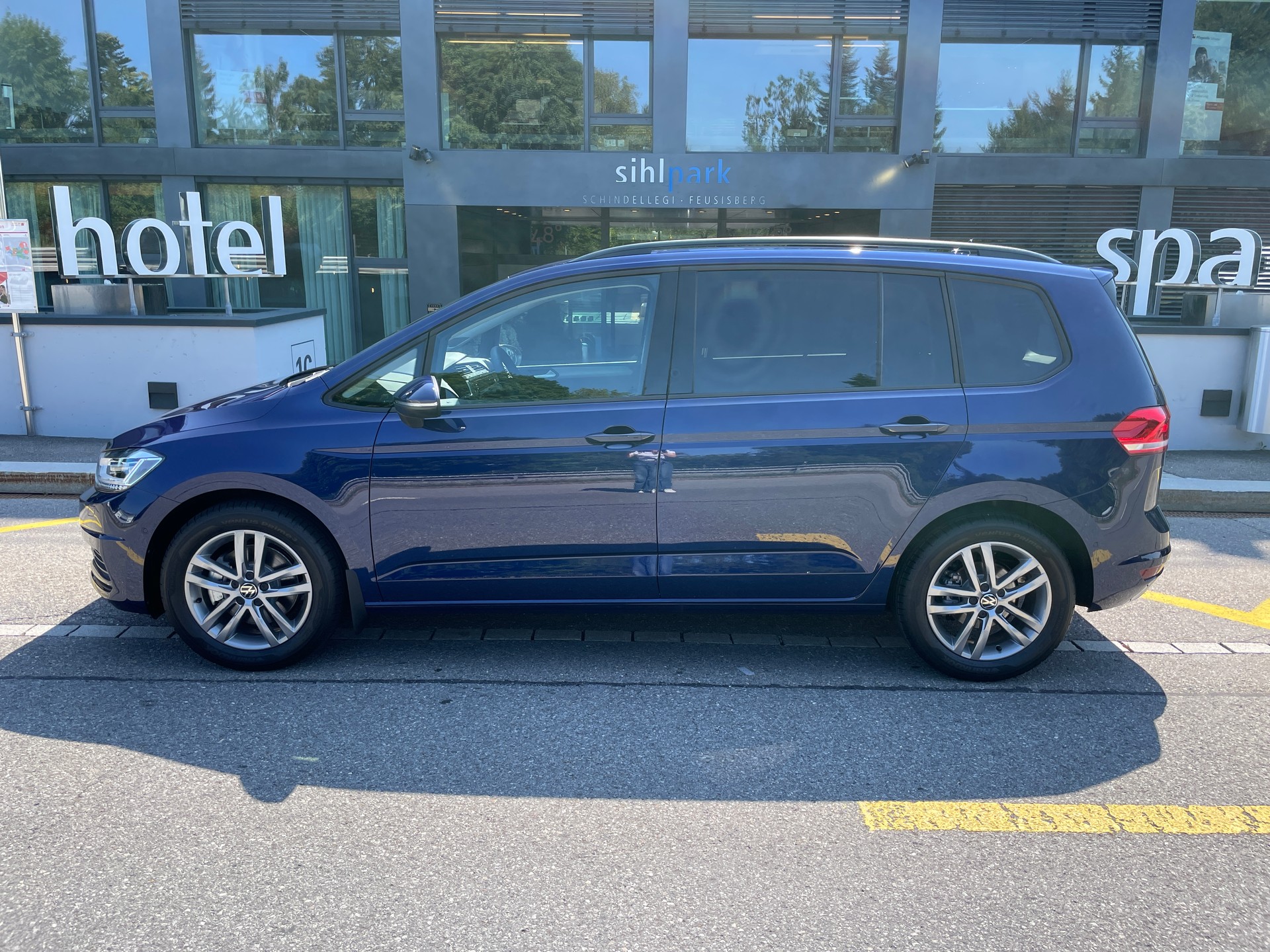 VW Touran 1.5 TSI EVO Comfortline DSG, 7-Sitzer, AHK und Standheizung-image-13