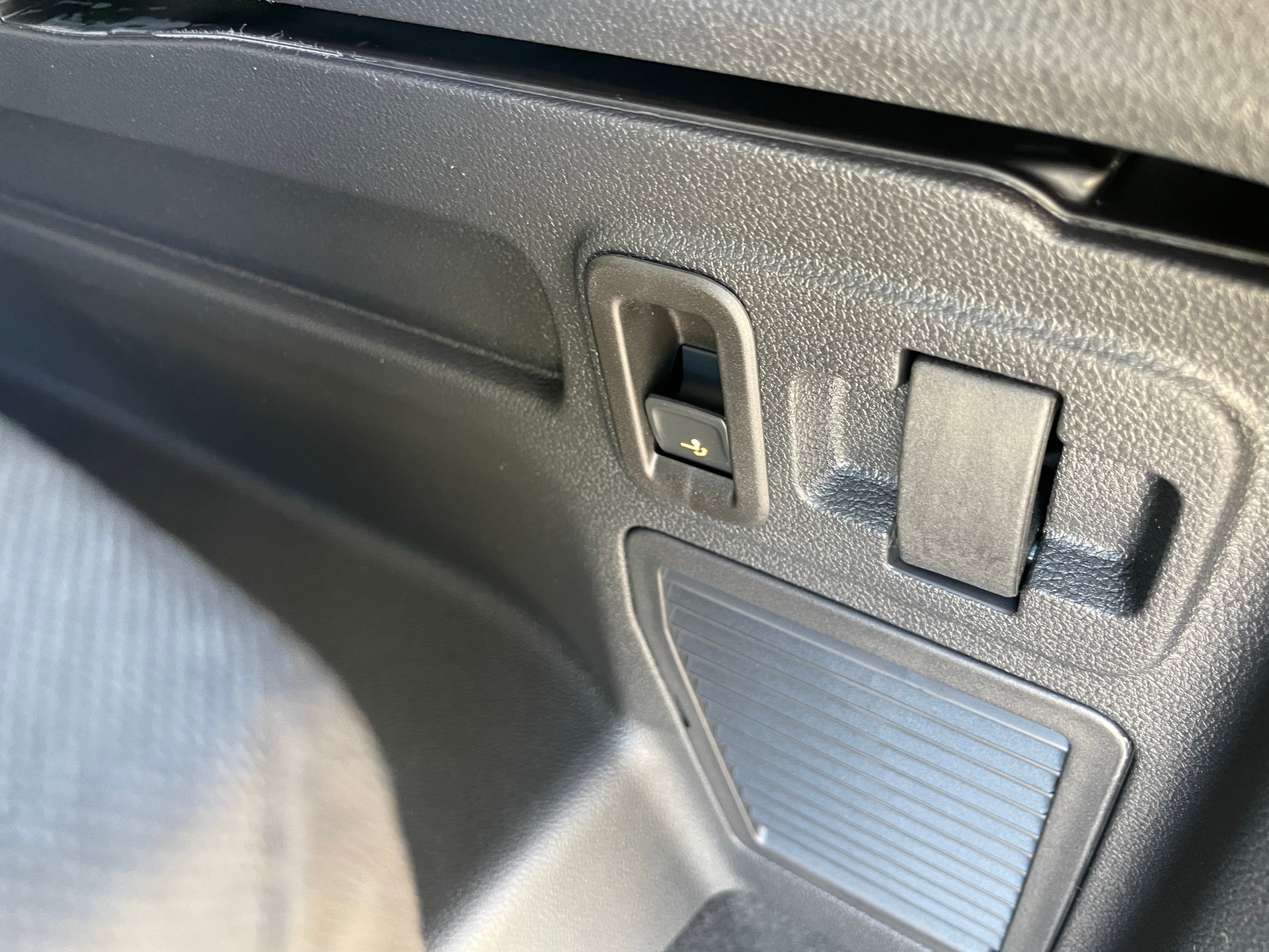 VW Touran 1.5 TSI EVO Comfortline DSG, 7-Sitzer, AHK und Standheizung-image-9