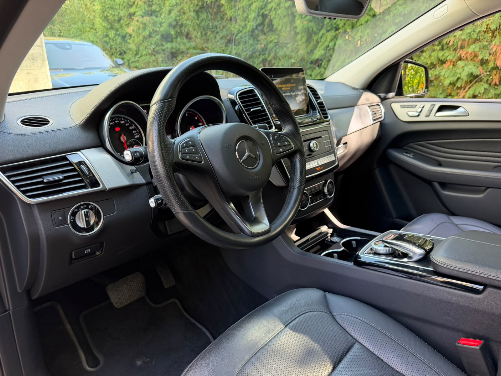 MERCEDES-BENZ GLE Coupé 350 d 4Matic 9G-Tronic AMG Line-image-10