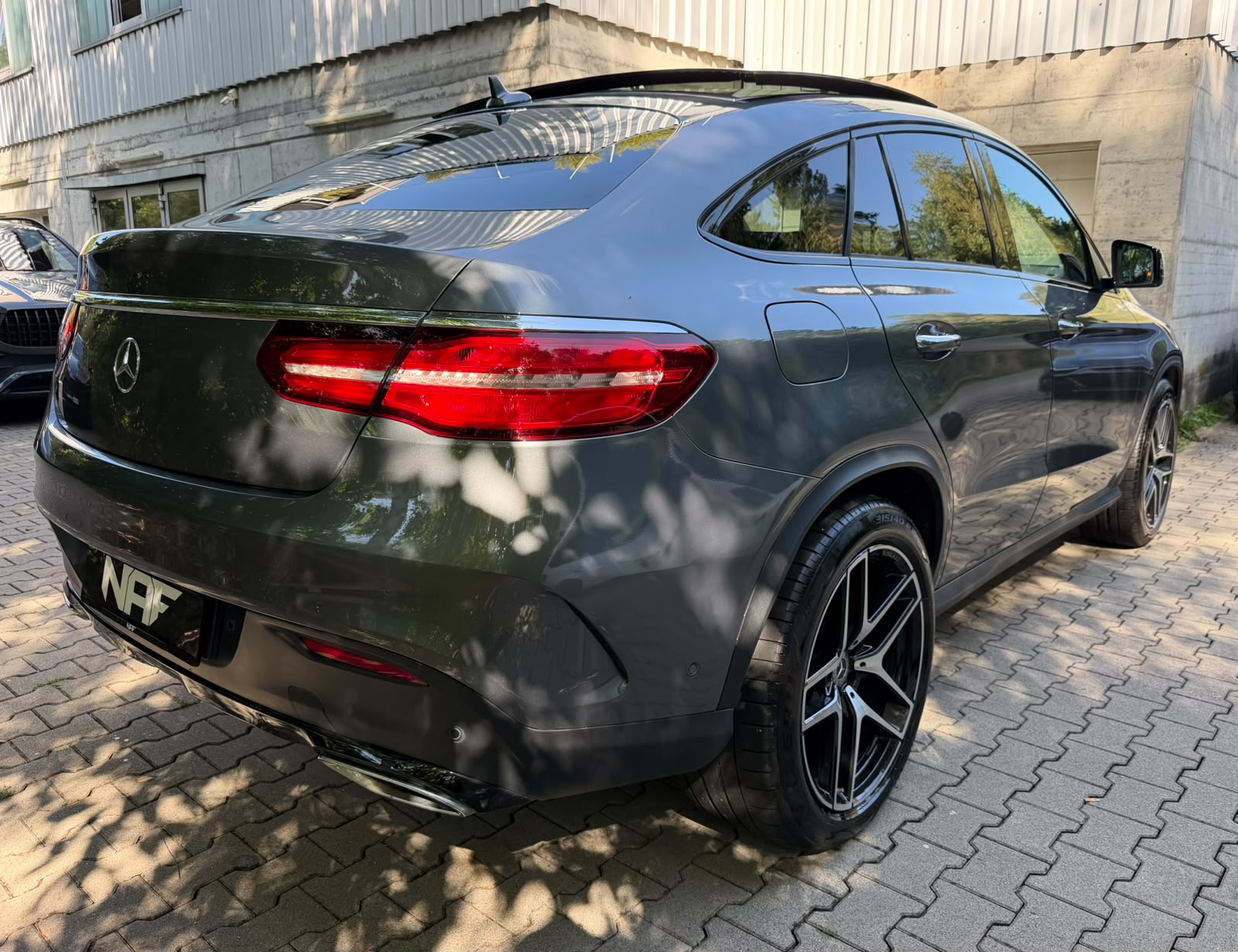 MERCEDES-BENZ GLE Coupé 350 d 4Matic 9G-Tronic AMG Line-image-4