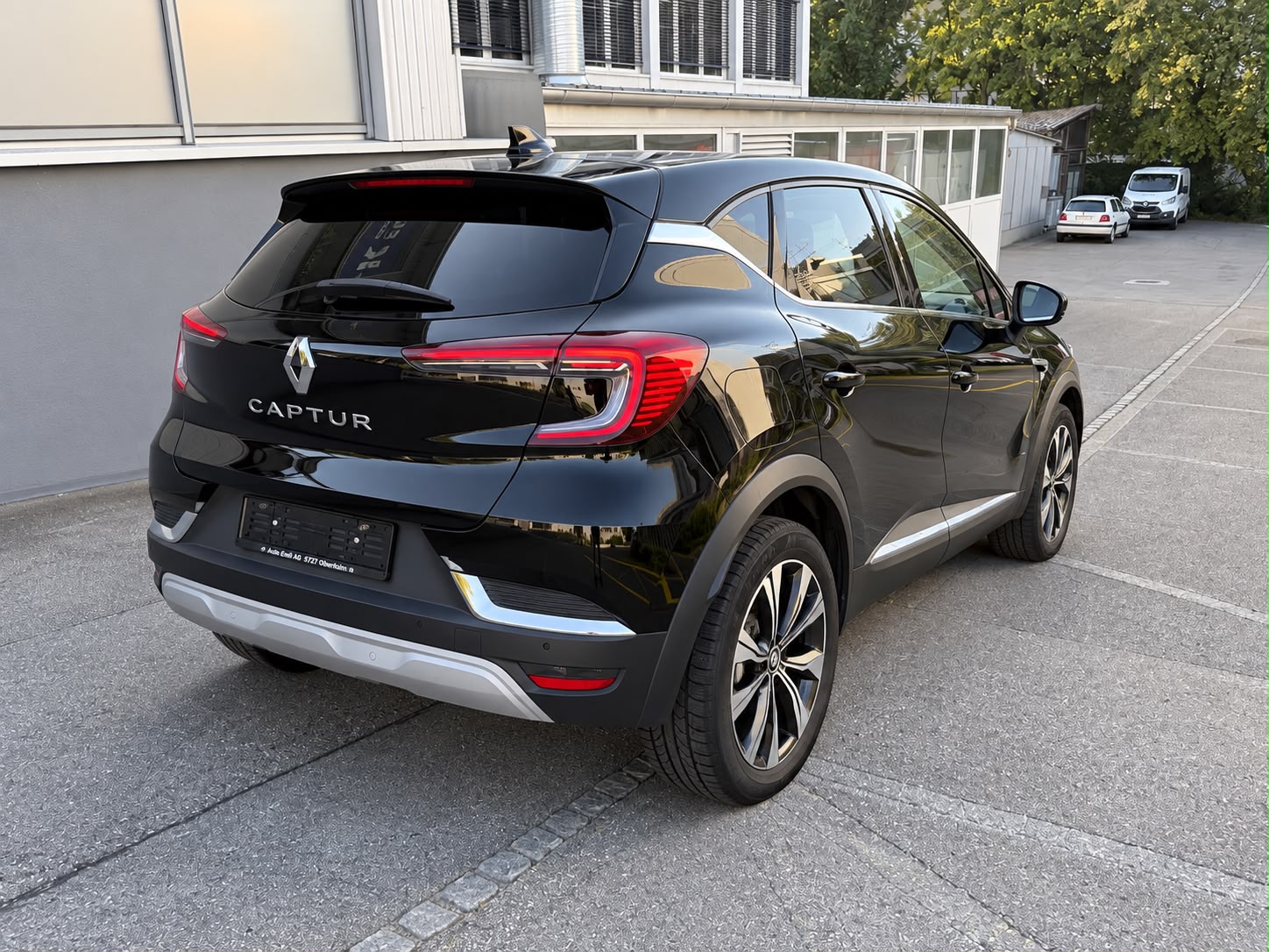 RENAULT Captur 1.3 TCe Techno EDC-image-2