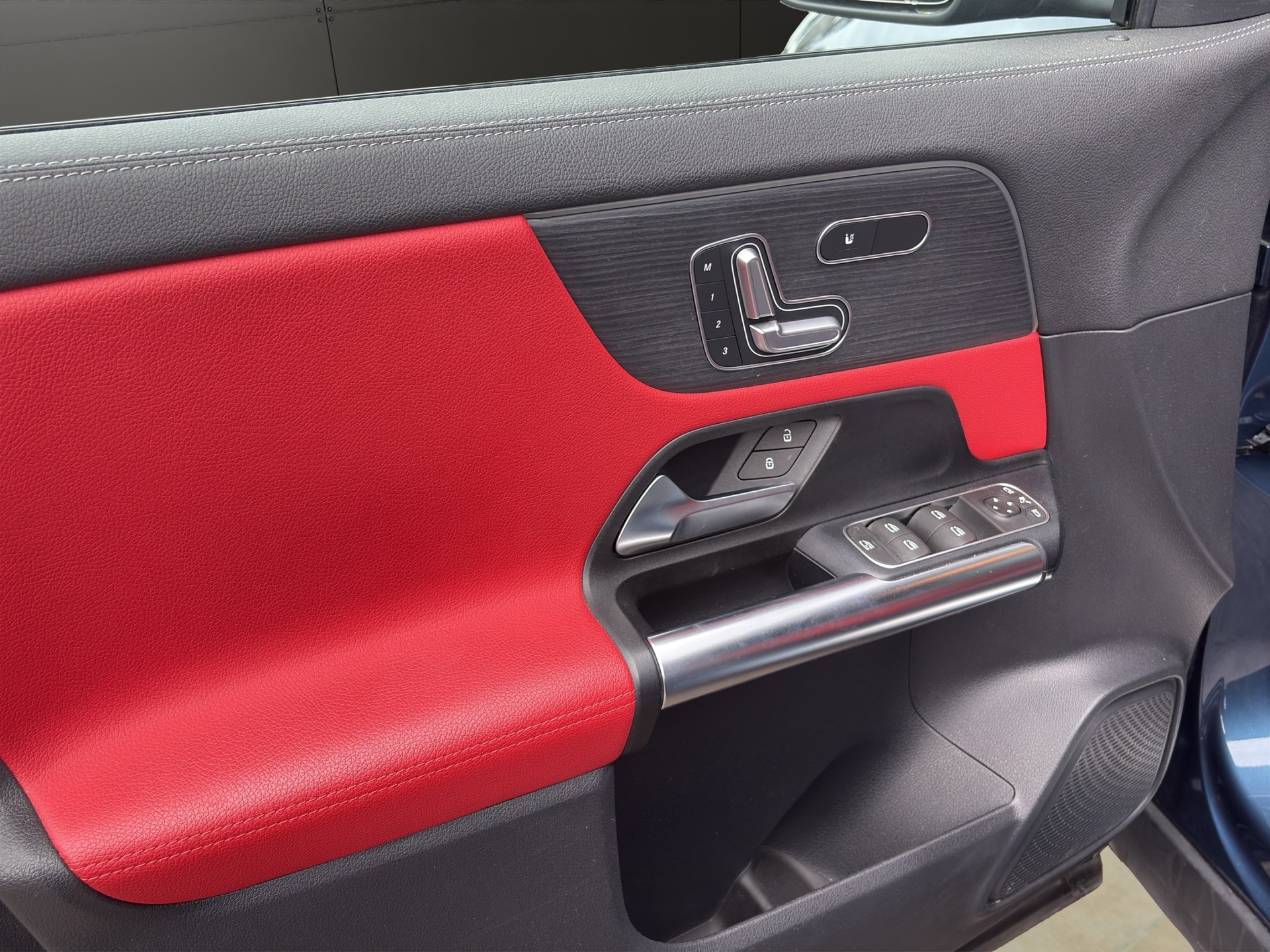 MERCEDES-BENZ GLA 35 AMG 4Matic 8G-Speedshift DCT-image-18