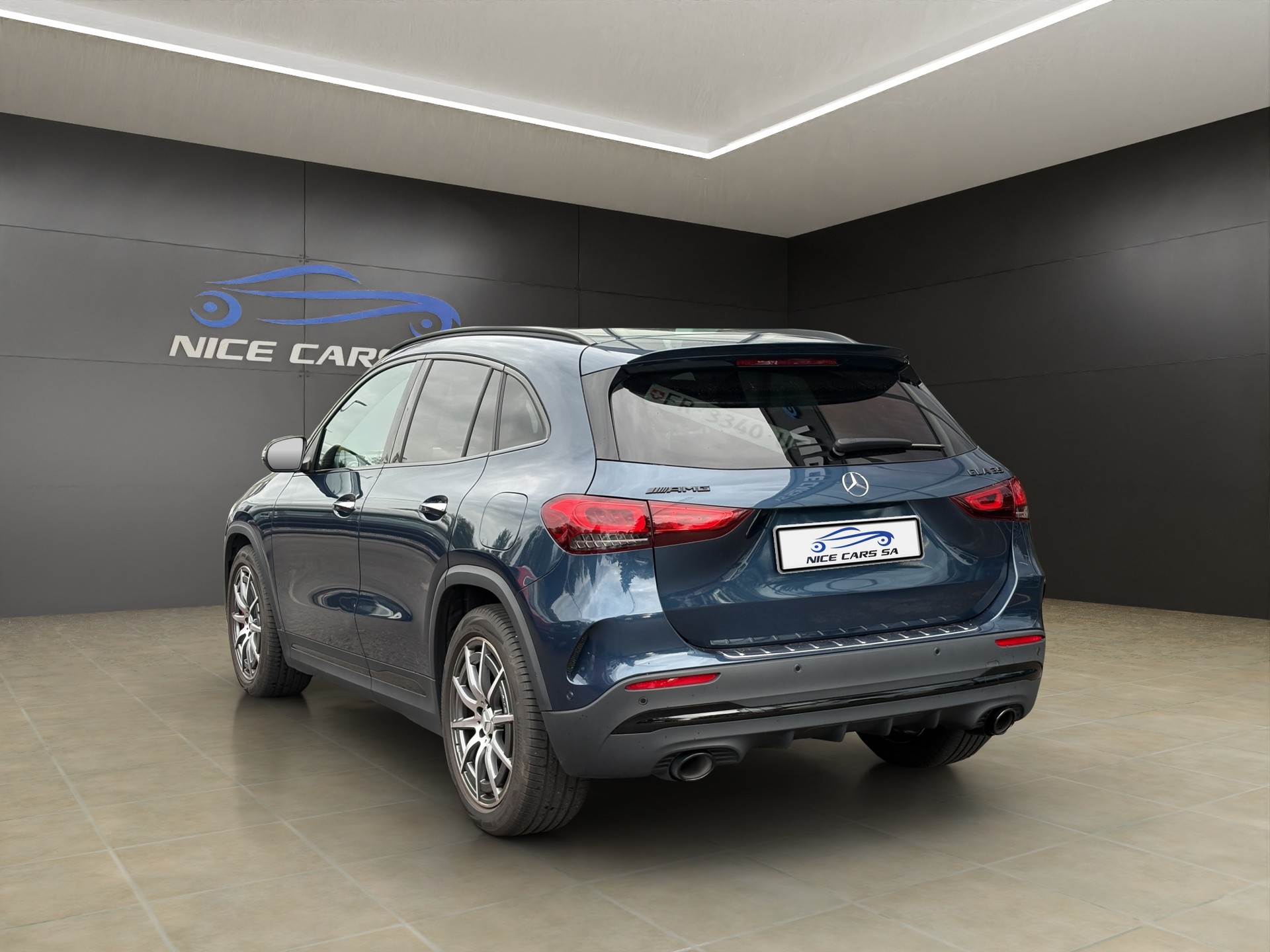 MERCEDES-BENZ GLA 35 AMG 4Matic 8G-Speedshift DCT-image-4