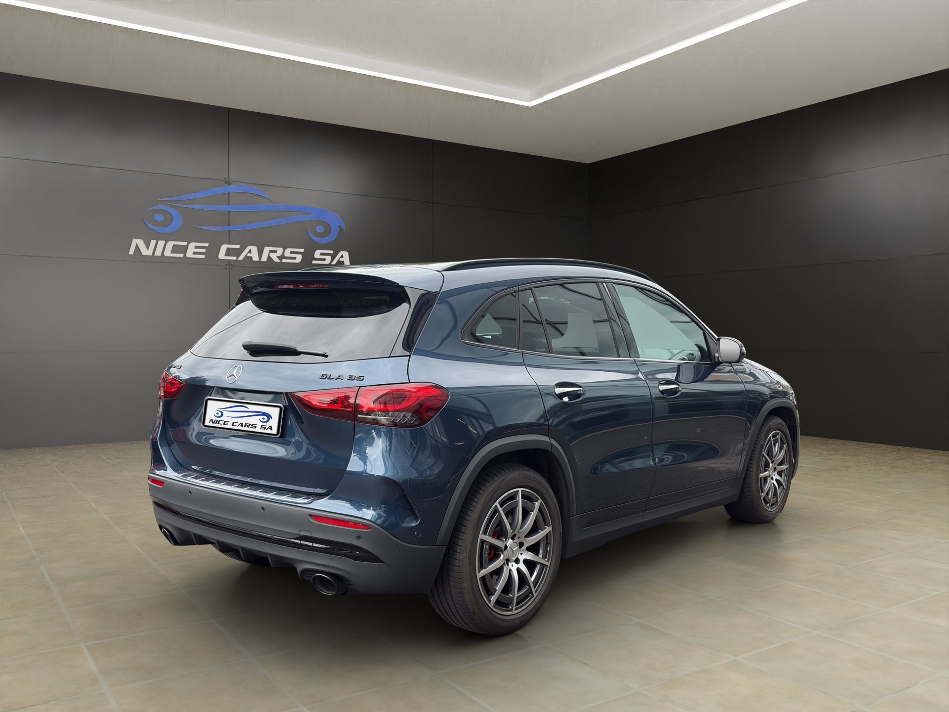 MERCEDES-BENZ GLA 35 AMG 4Matic 8G-Speedshift DCT-image-5