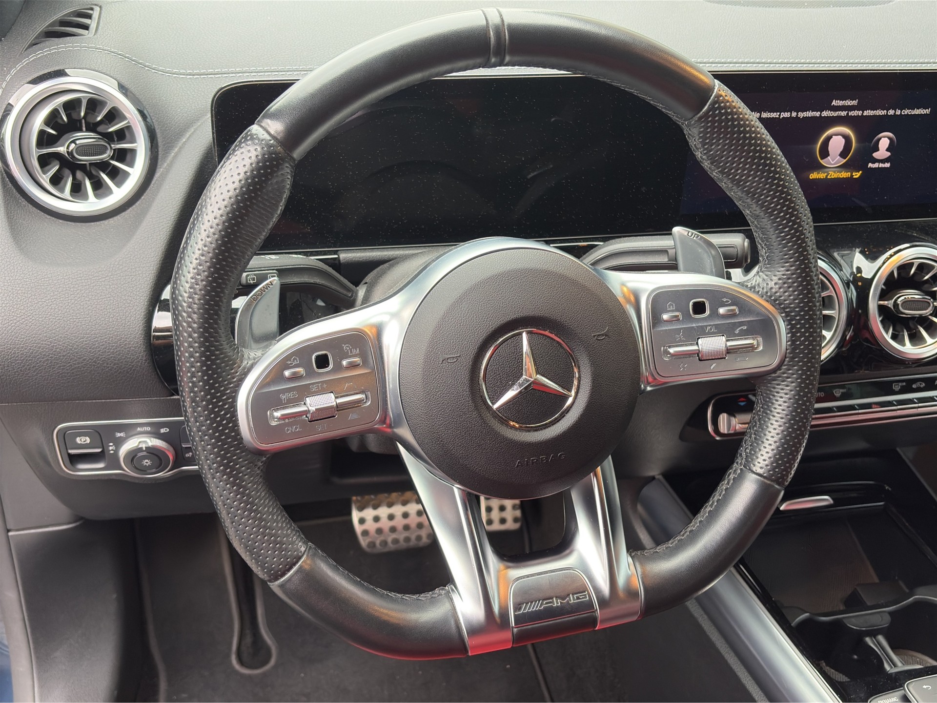 MERCEDES-BENZ GLA 35 AMG 4Matic 8G-Speedshift DCT-image-13