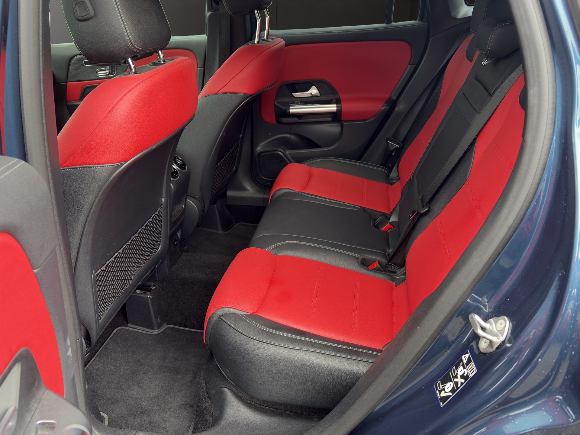 MERCEDES-BENZ GLA 35 AMG 4Matic 8G-Speedshift DCT-image-22