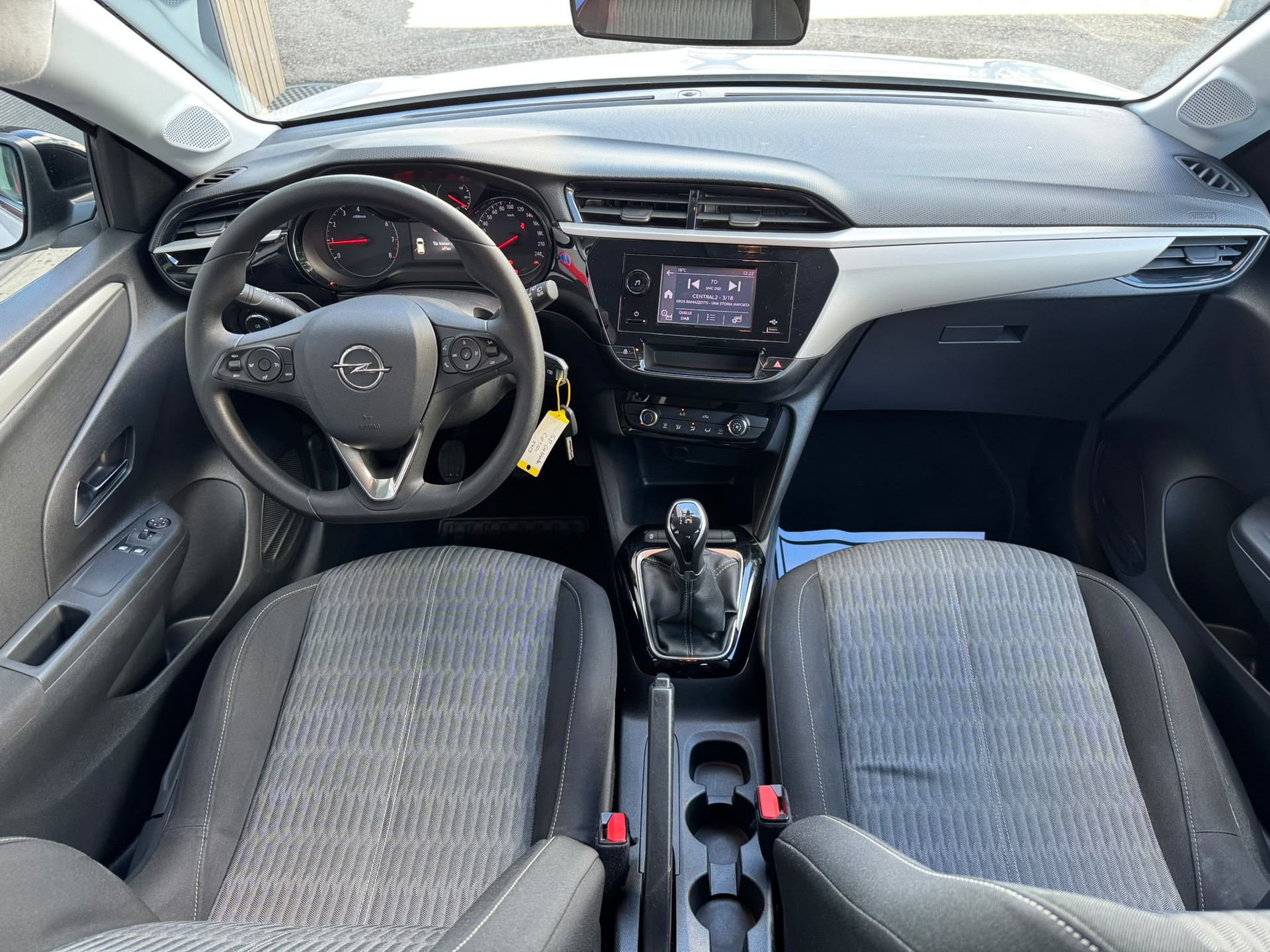 OPEL Corsa 1.2 TP Edition-image-8